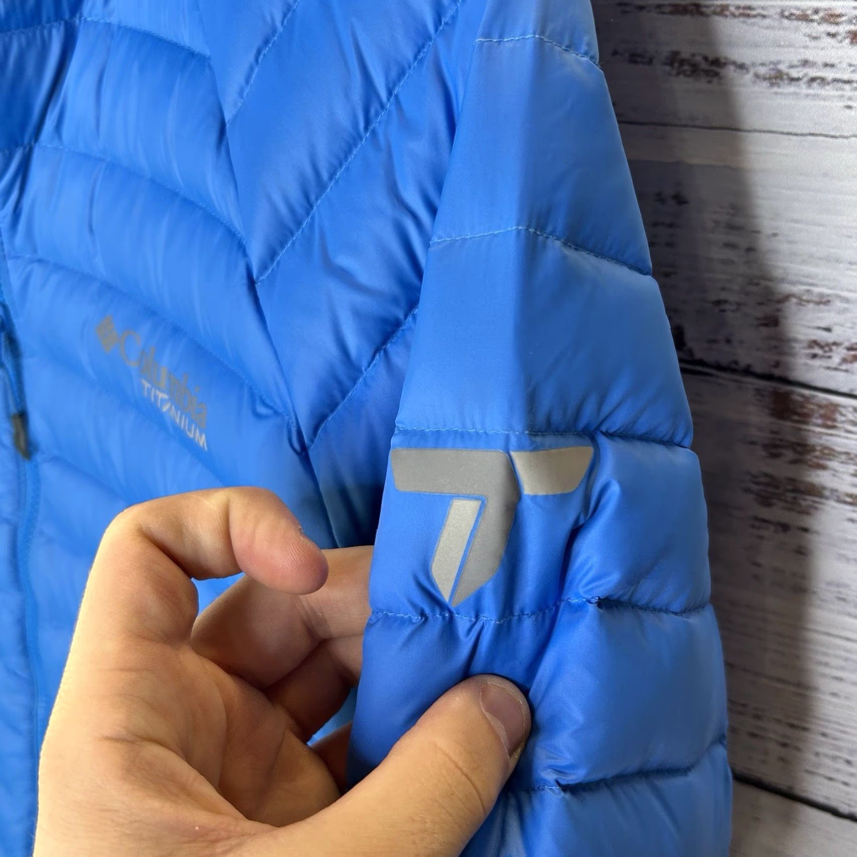Vintage Columbia Titanium 800 Down Fill Hooded Puffer Jacket Omni-Heat 3D Men’s Small Jacket Size US S / EU 44-46 / 1 - 4 Thumbnail