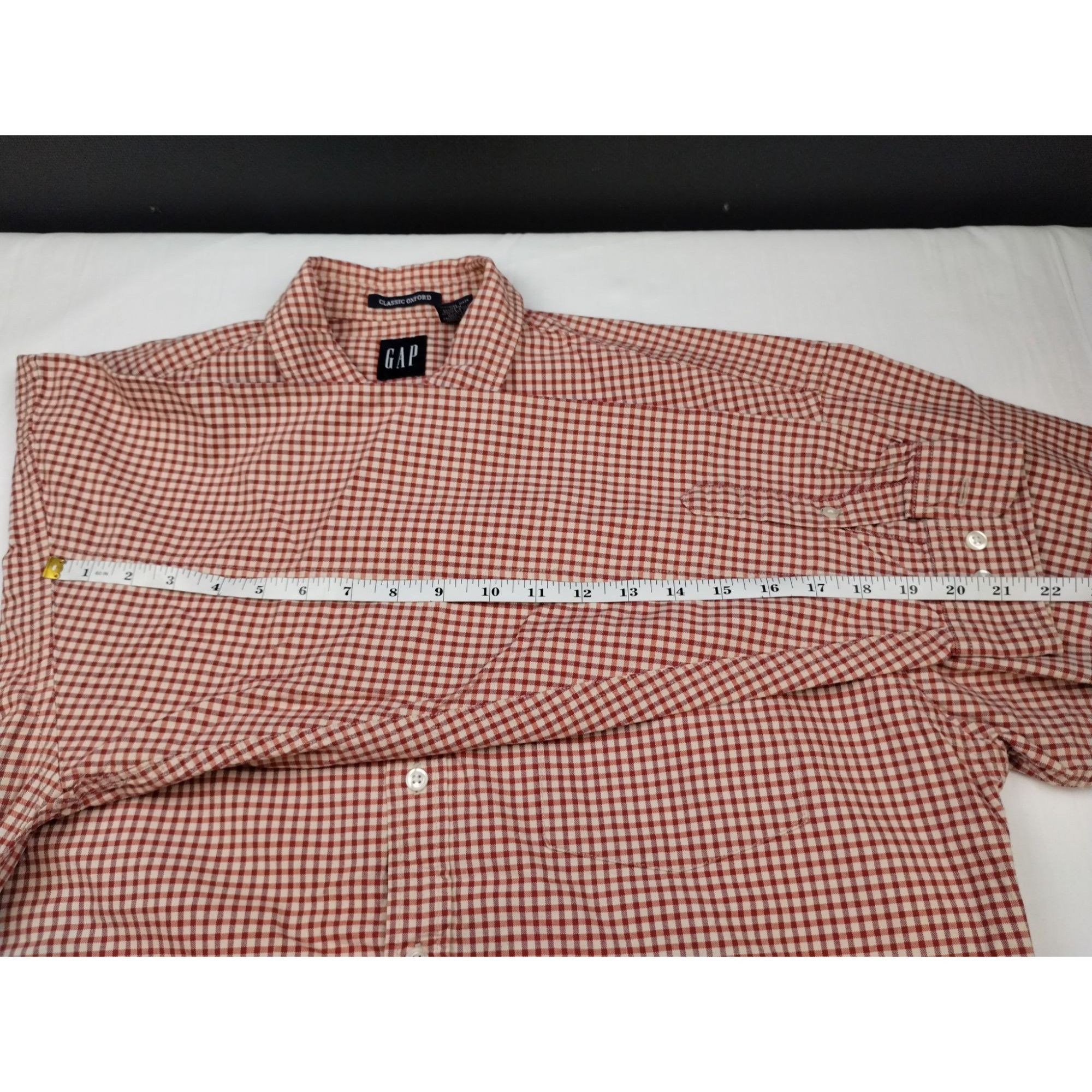 Gap Gap Men's Red Classic Oxford Shirt/Button Size L SKU 3989 Size US L / EU 52-54 / 3 - 8 Thumbnail