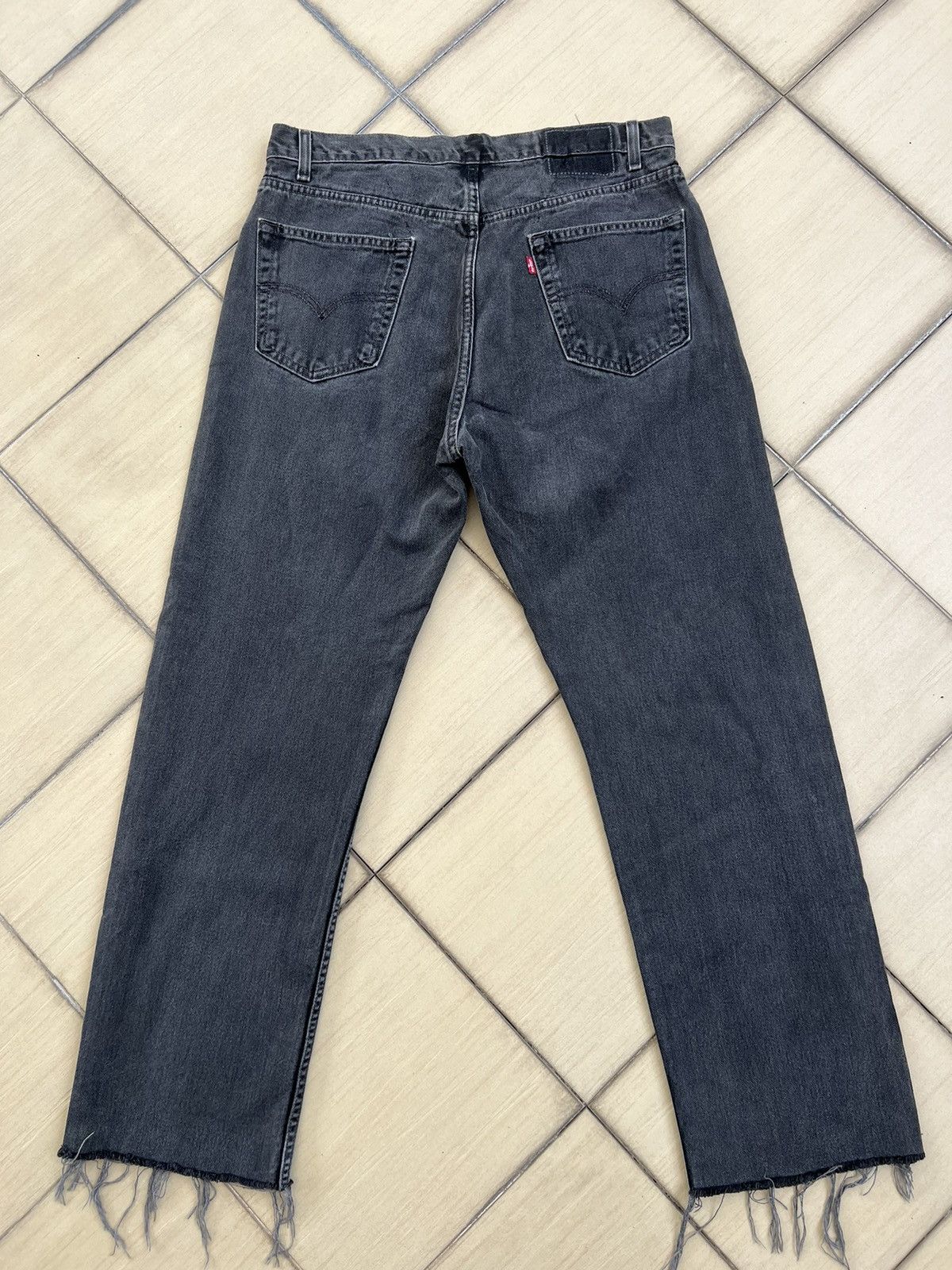 Levi's VTG 2001 Levi’s 505 Fade Black Denim Regular Straight Jeans Size US 35 - 2 Thumbnail