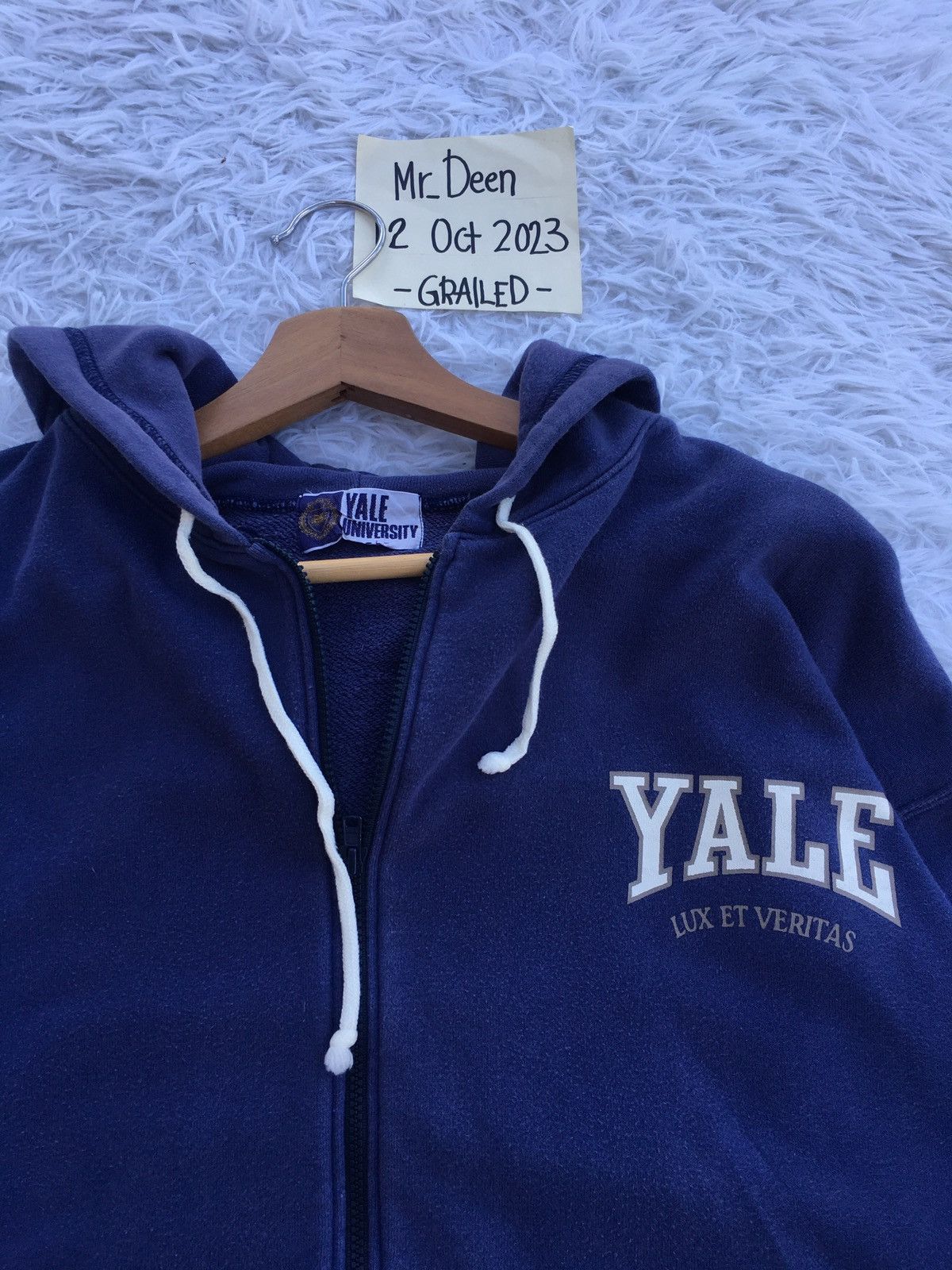 Vintage Rare Vintage Yale University Sweater Hoodie Size US L / EU 52-54 / 3 - 13 Thumbnail