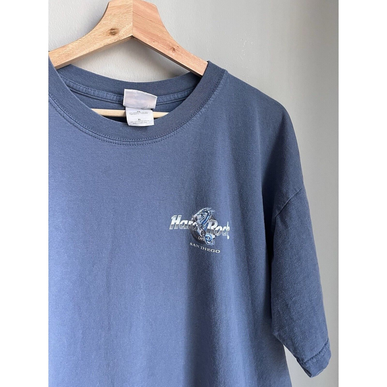 Hard Rock Cafe VINTAGE HARD ROCK CAFE SAN DIEGO CALIFORNIA GUITAR T XL 90S Size US XL / EU 56 / 4 - 3 Thumbnail