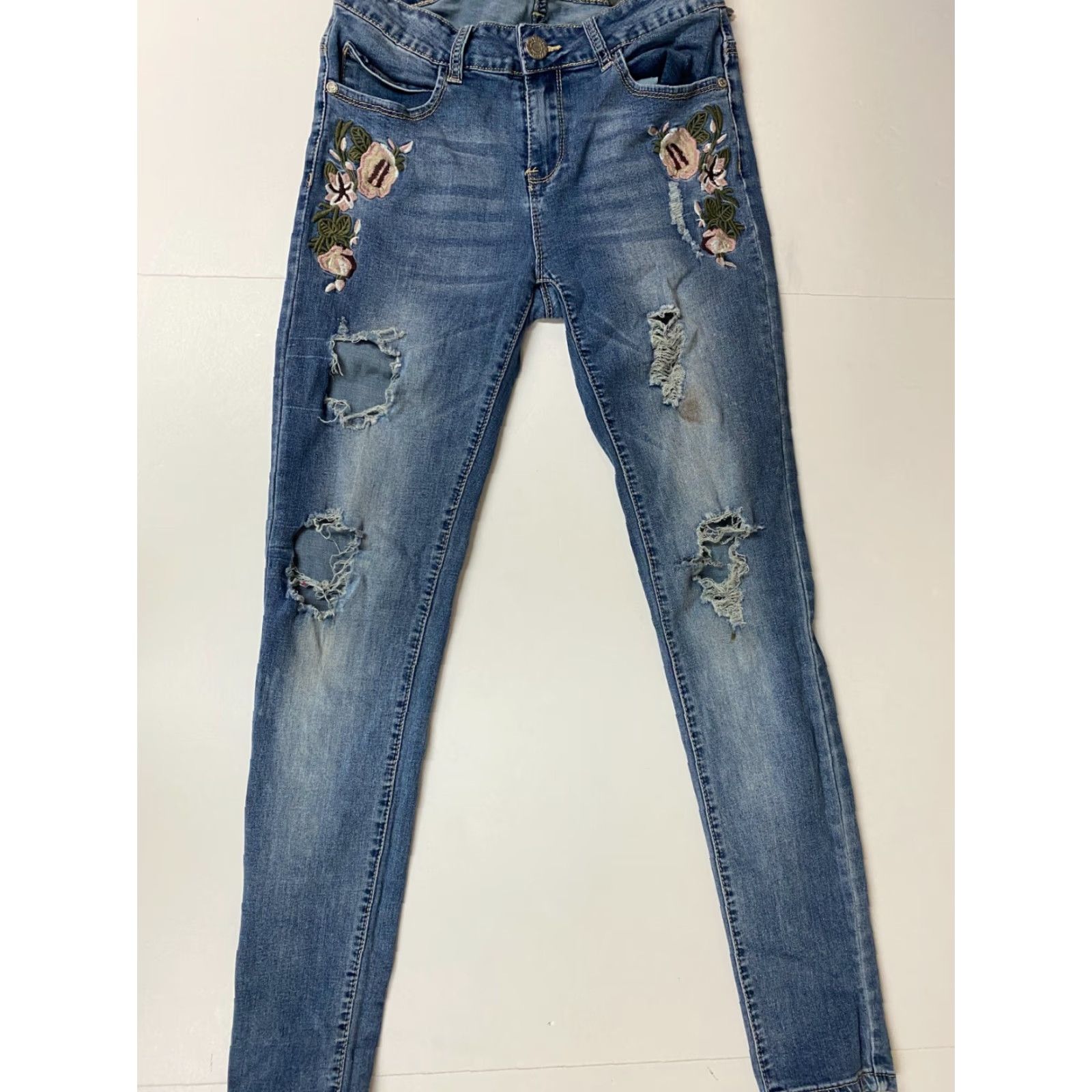 Vintage Bee Ceci Jeans women’s 8 blue skinny distressed floral Size 30" / US 8 / IT 44 - 2 Thumbnail