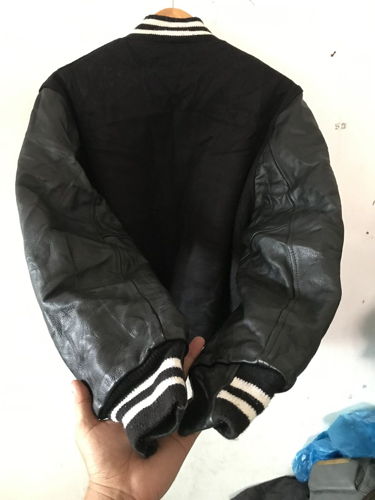Vintage PLAIN VINTAGE BLACK VARSITY MADE IN USA Size US M / EU 48-50 / 2 - 3 Thumbnail