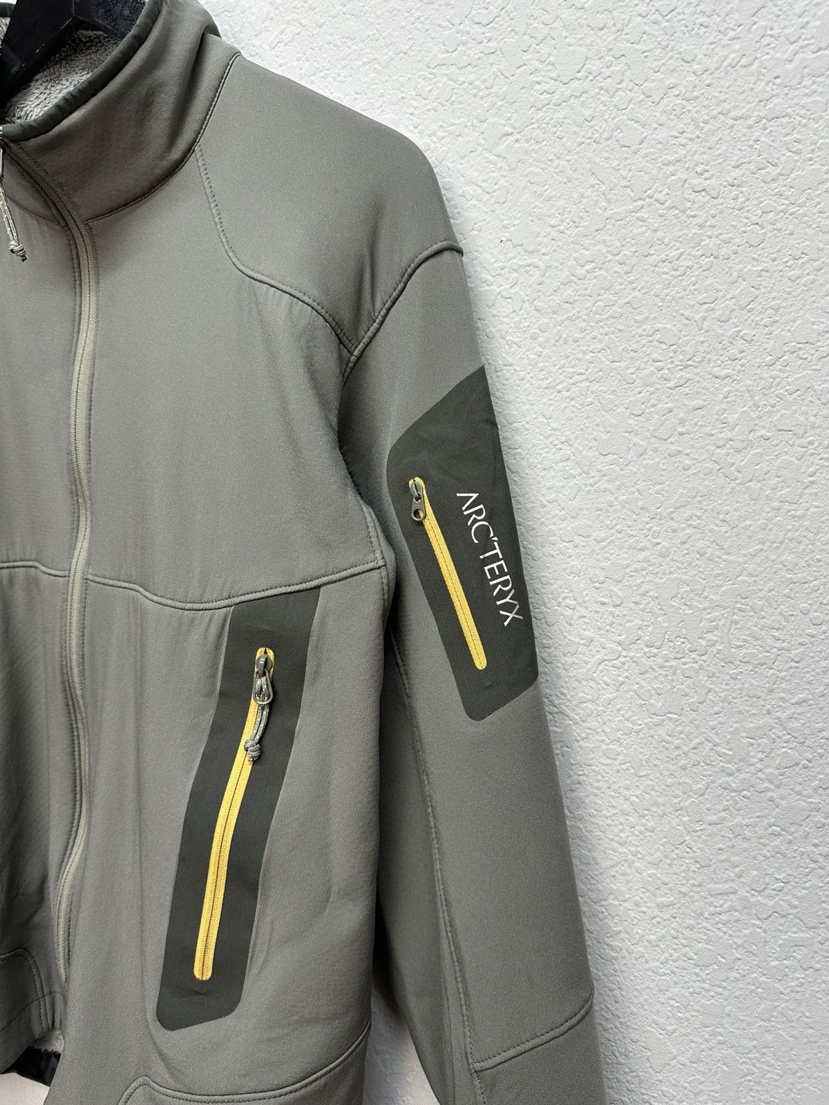 Arc'teryx Vintage Arc’teryx Fleece Jacket Reflective Logo Canada Size US M / EU 48-50 / 2 - 9 Thumbnail