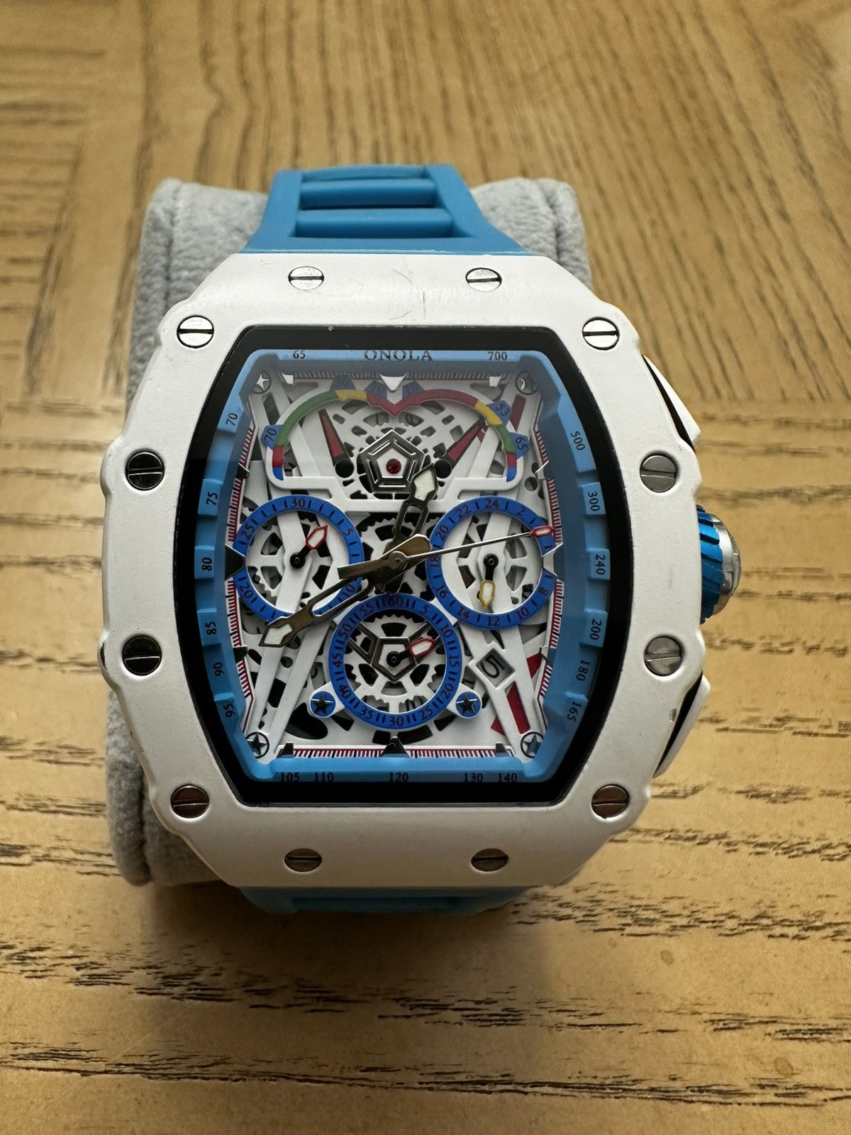 Onola watch