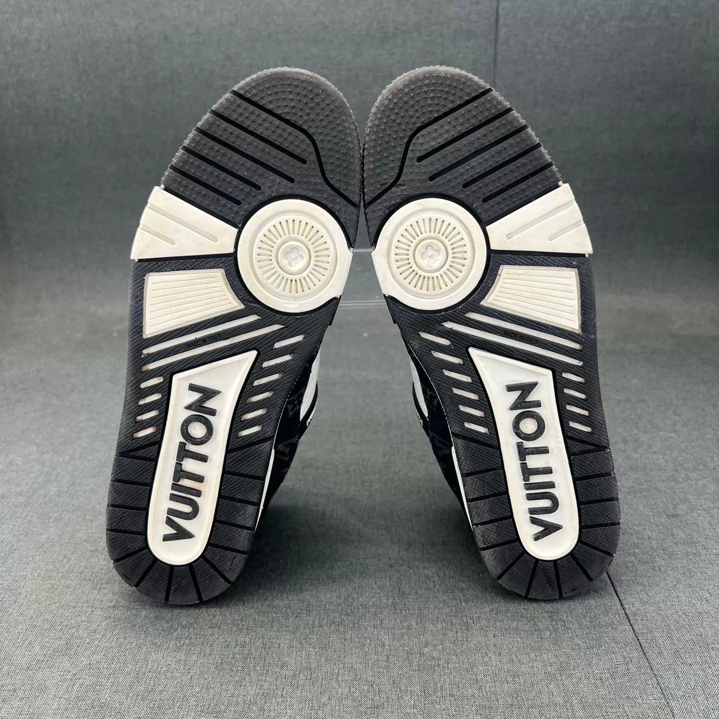 Louis Vuitton LV Trainer Black & White Denim Lightly Worn Size US 10.5 / EU 43-44 - 6 Thumbnail