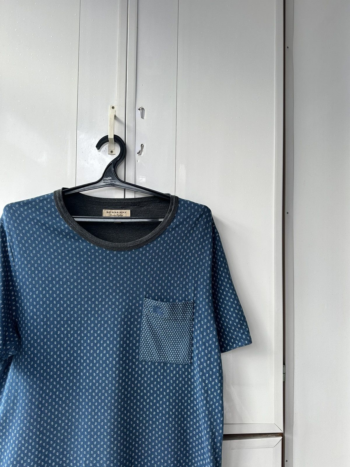 Burberry Vintage Burberry T-shirt Monogram Style Logo Size US L / EU 52-54 / 3 - 3 Thumbnail