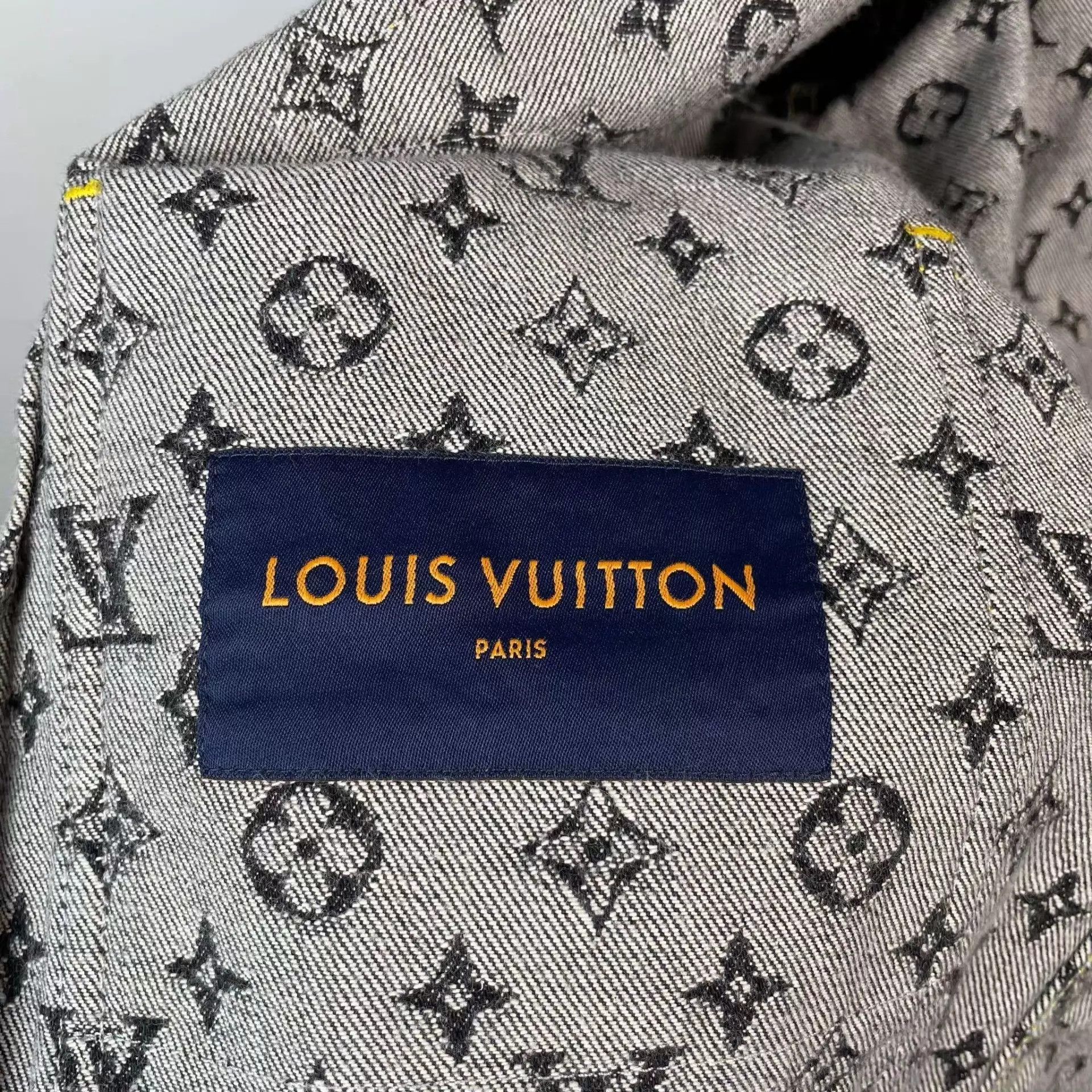 Louis Vuitton LV 97 New Denim All Over Logo Jacket Size US S / EU 44-46 / 1 - 3 Thumbnail