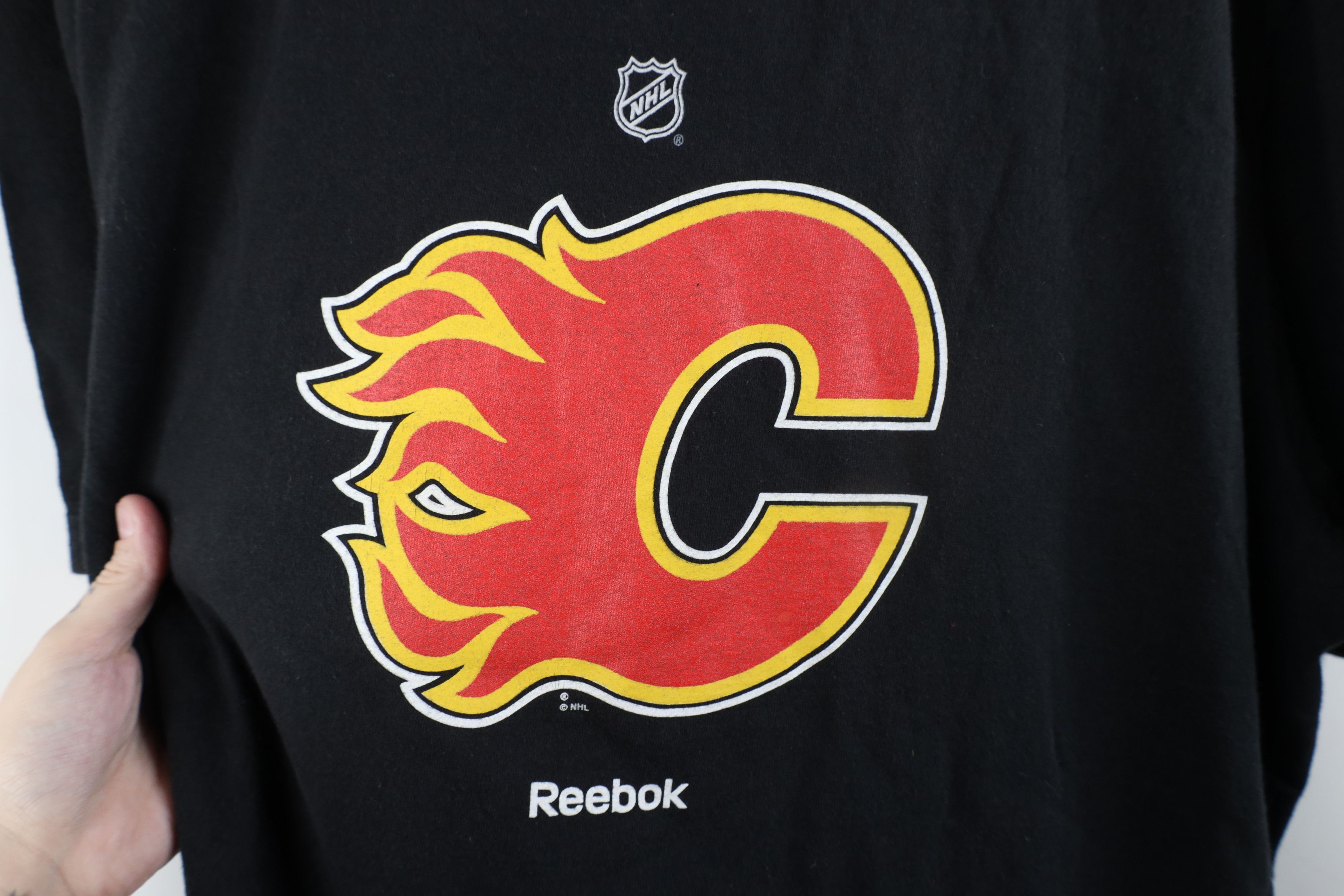 Reebok × Vintage Vintage Reebok Calgary Flames Hockey Short Sleeve T-Shirt Size US XXL / EU 58 / 5 - 4 Thumbnail
