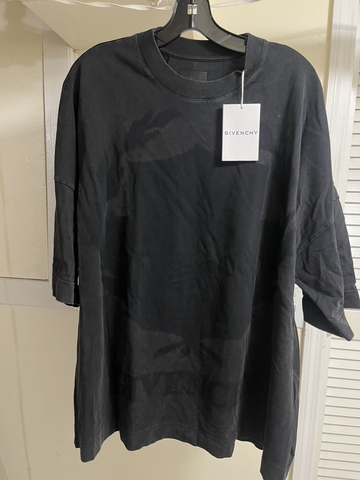 Givenchy T-Shirt Sz L
