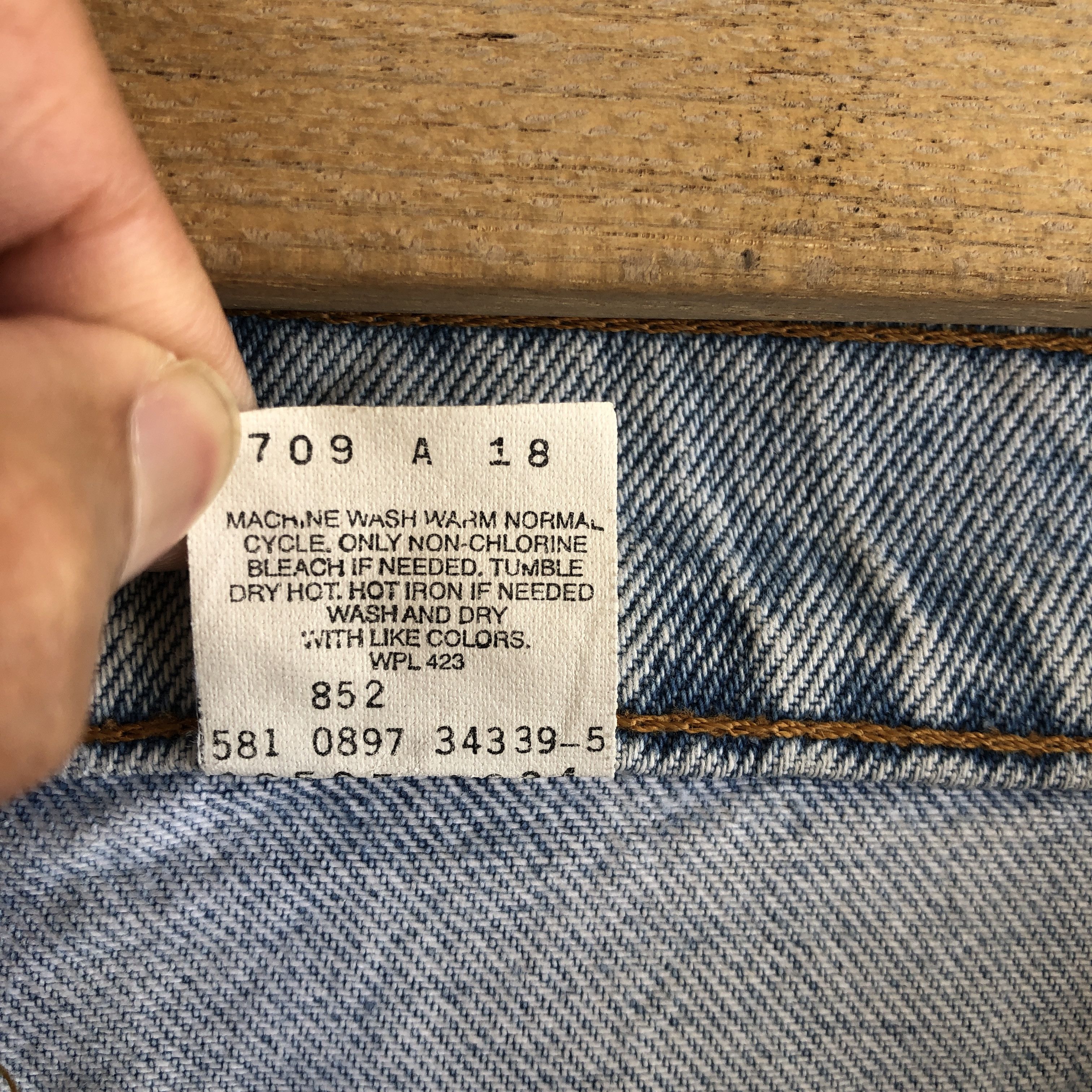 Levi's Vintage Levis Jeans Distressed Light Wash Levis 505 Denim Size US 30 / EU 46 - 9 Thumbnail