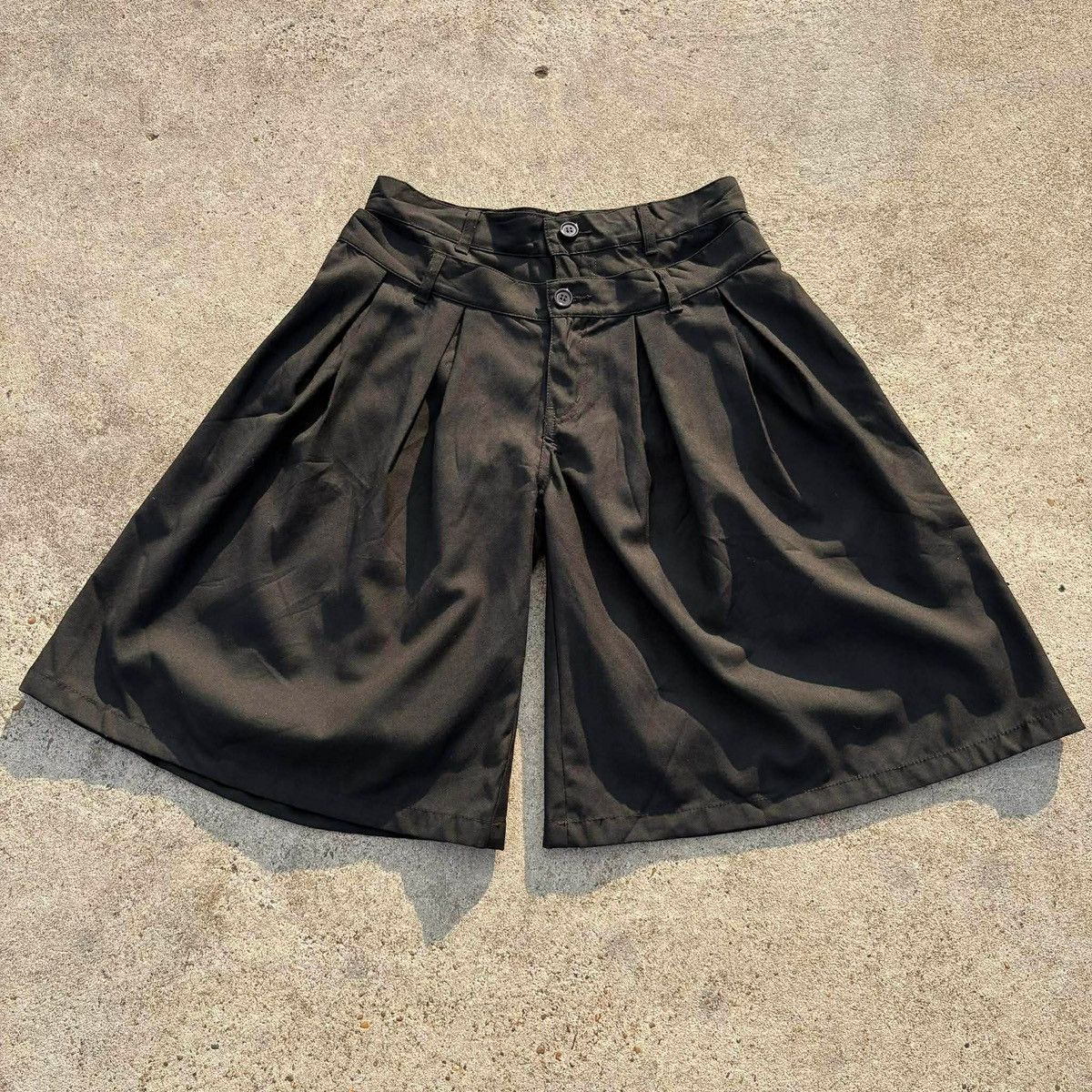 Japanese Brand ARW Double Waist Pleated Wide Leg Culotte Shorts Size US 28 / EU 44 - 1 Thumbnail