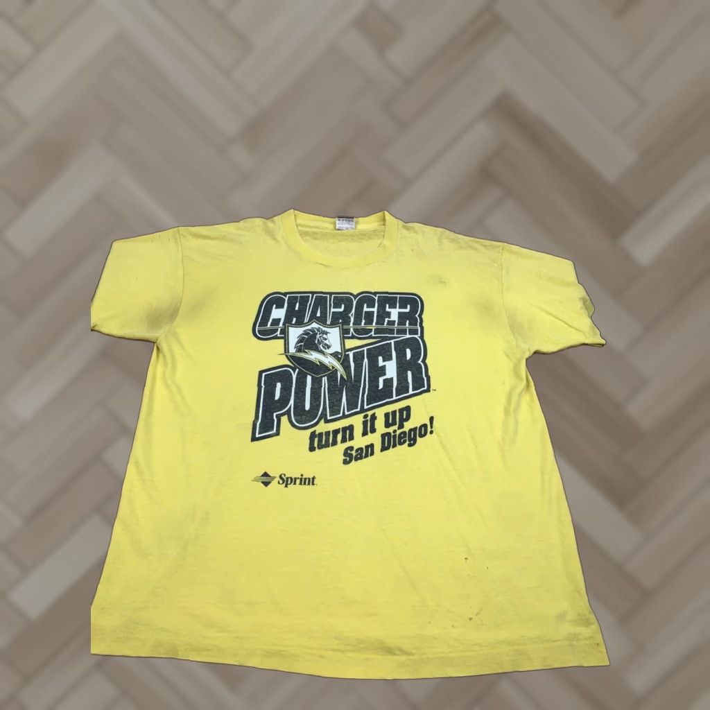Vintage VINTAGE San Diego Chargers Shirt Mens XL Yellow 90s Graphic Tee Sportswear/Beach Boys Size US XL / EU 56 / 4 - 1 Thumbnail
