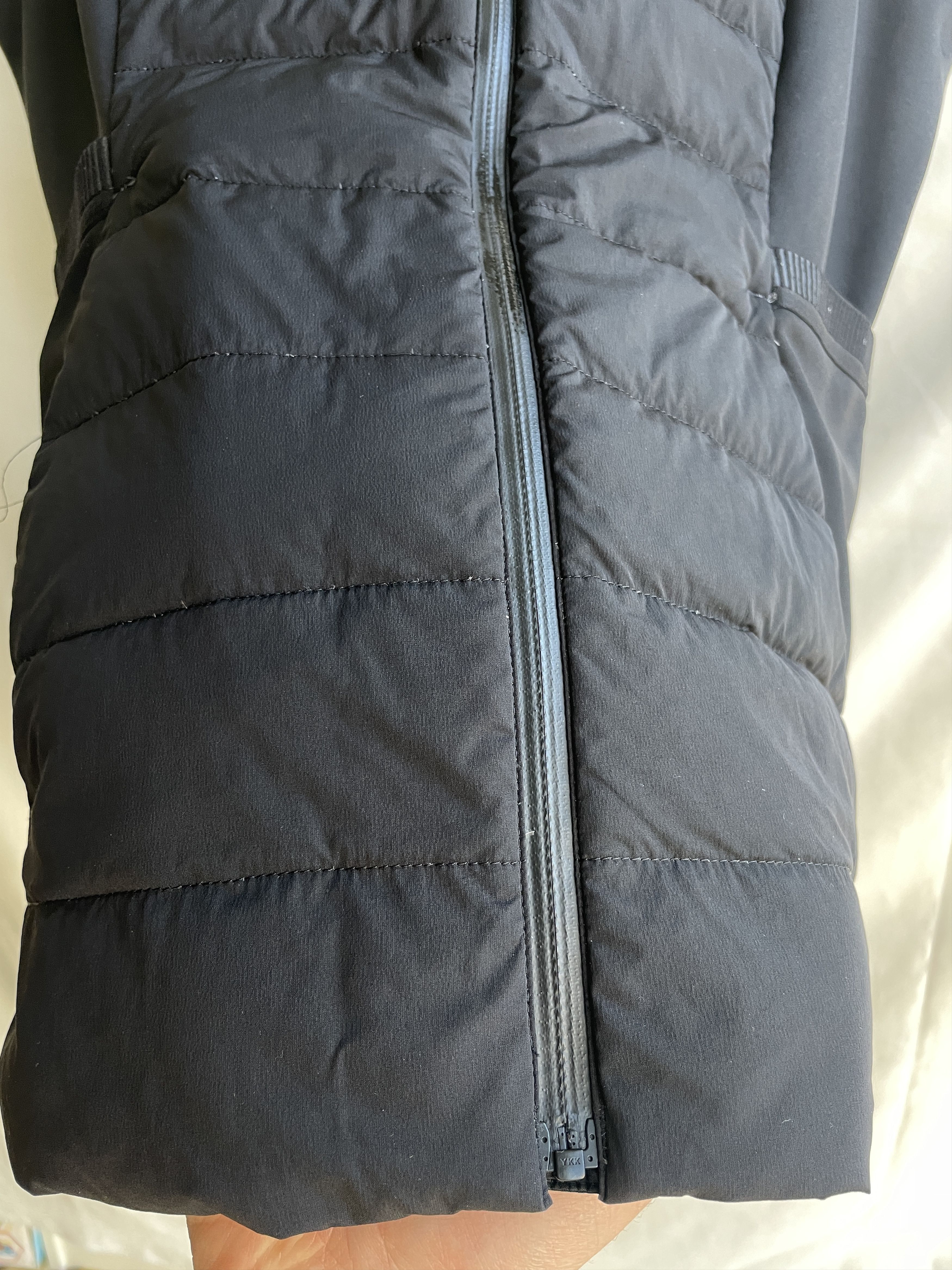 Lululemon Lululemon Womens Down for It All Goose Down Black Vest Size L / US 10 / IT 46 - 7 Thumbnail