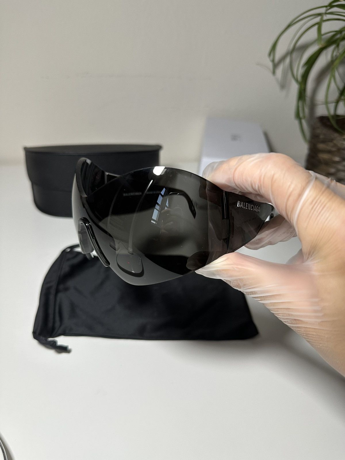 Balenciaga Balenciaga Mask Butterfly Sunglasses | Grailed Balenciaga Balenciaga Mask Butterfly Sunglasses | Grailed