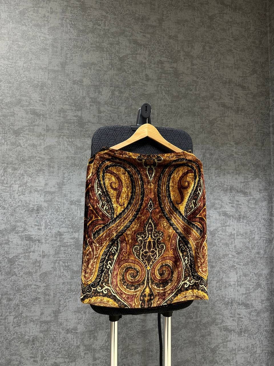 Etro × Vintage Vintage Etro Velvet Velor Knee Length Yellow Skirt Size 28" / US 6 / IT 42 - 2 Thumbnail