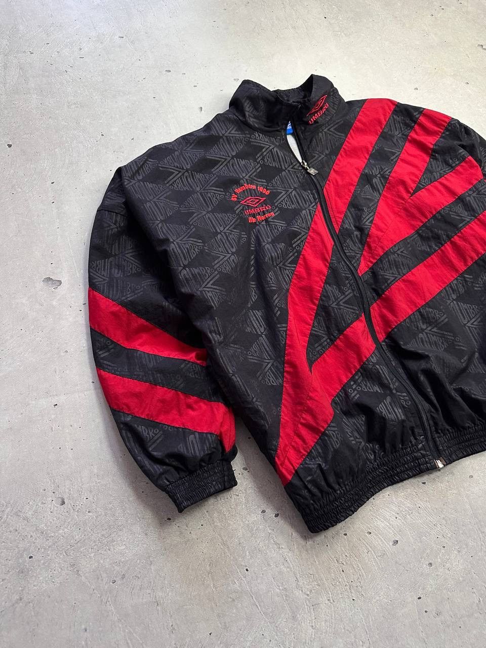 Umbro Vintage Umbro Track Jacket SV Hamborn 1890 Black Red L 90s Size US L / EU 52-54 / 3 - 6 Thumbnail