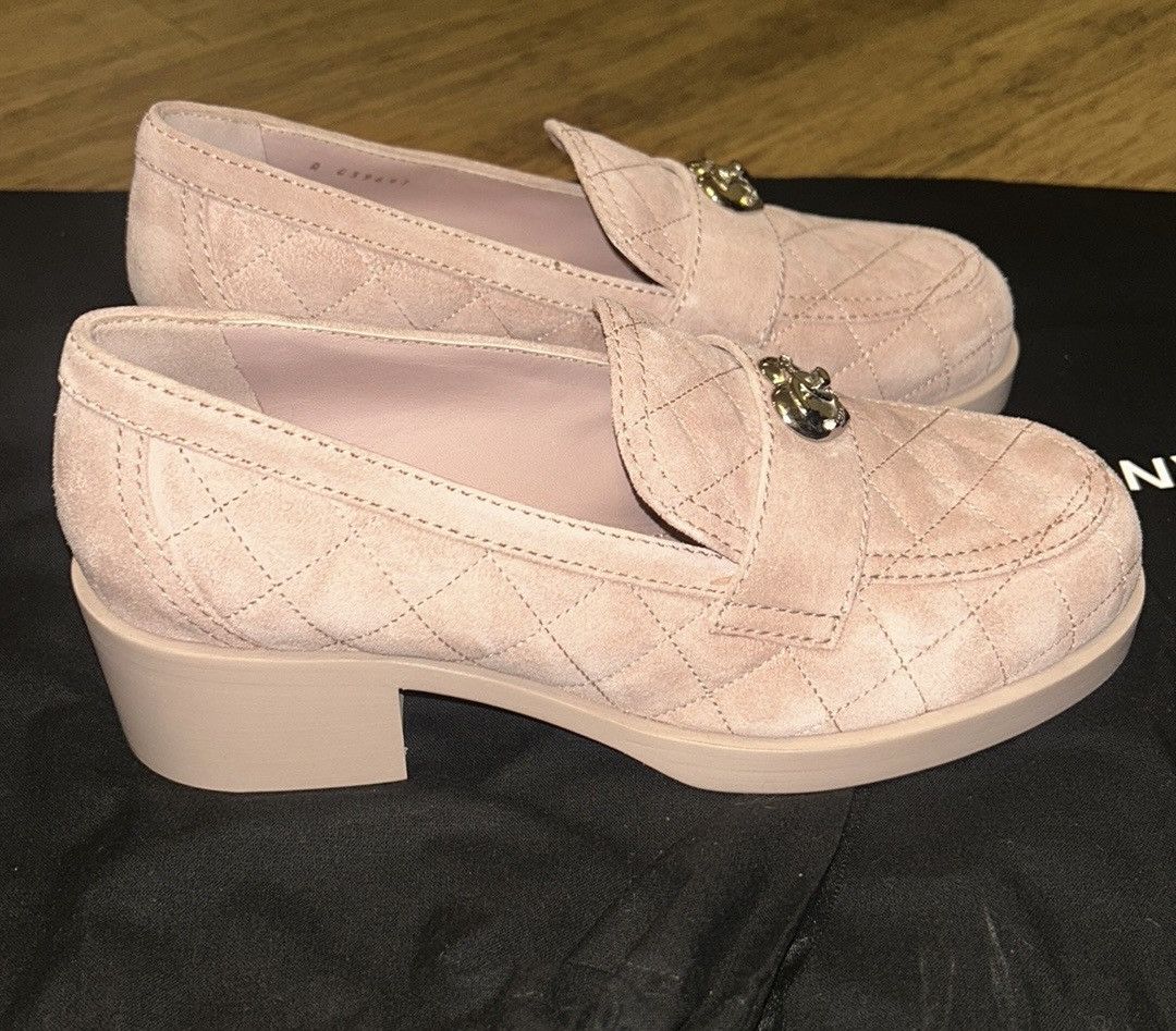 Chanel Chanel Quilted Suede CC Heart Loafers Pink size 38.5 Size US 8.5 / IT 38.5 - 1 Thumbnail