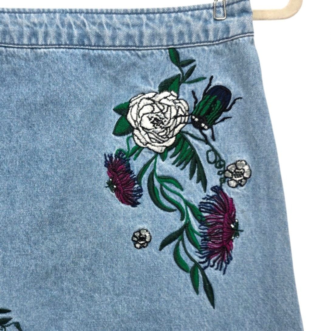 H&M H&M X Coachella Womens 4 Skirt Mini Embroidered Floral Denim Size 27" / US 4 / IT 40 - 2 Thumbnail