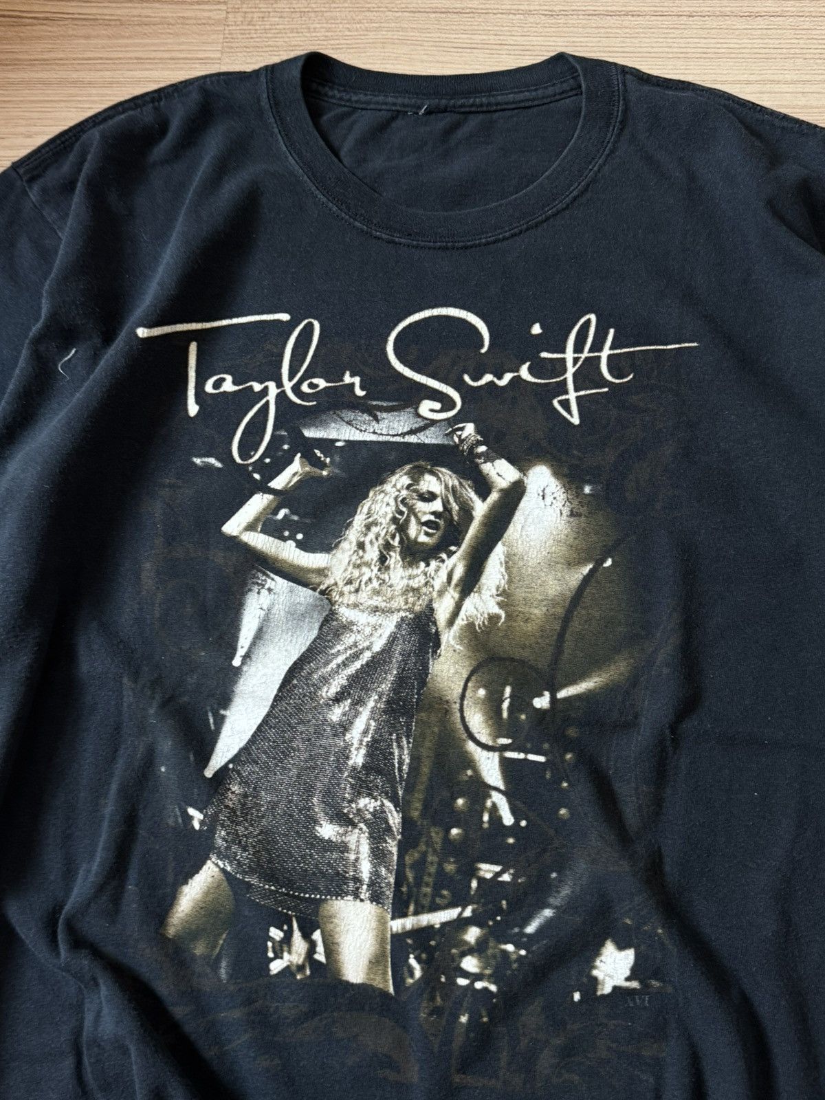 Band Tees × Rap Tees × Vintage Taylor swift - L - Fearless tour shirt Size US L / EU 52-54 / 3 - 3 Thumbnail