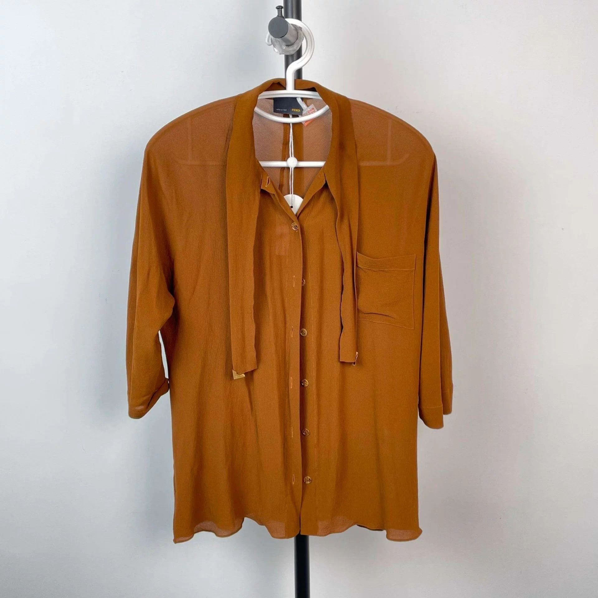 Fendi Fendi Vintage Silk Short Sleeve Shirt 40 Brown Size M / US 6-8 / IT 42-44 - 1 Thumbnail