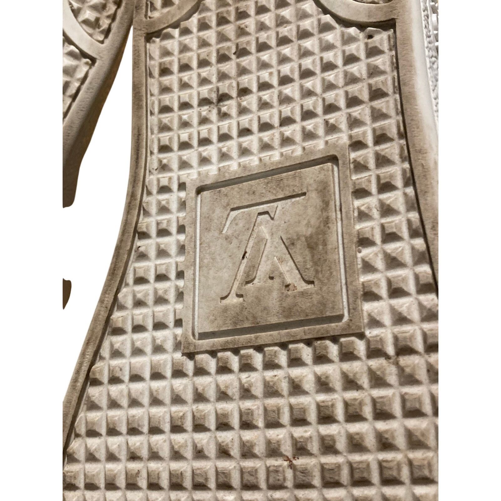 Louis Vuitton White Louis Vuitton Frontrow Sneakers Women's US 6 EU 36.5 Size US 6 / IT 36 - 11 Thumbnail
