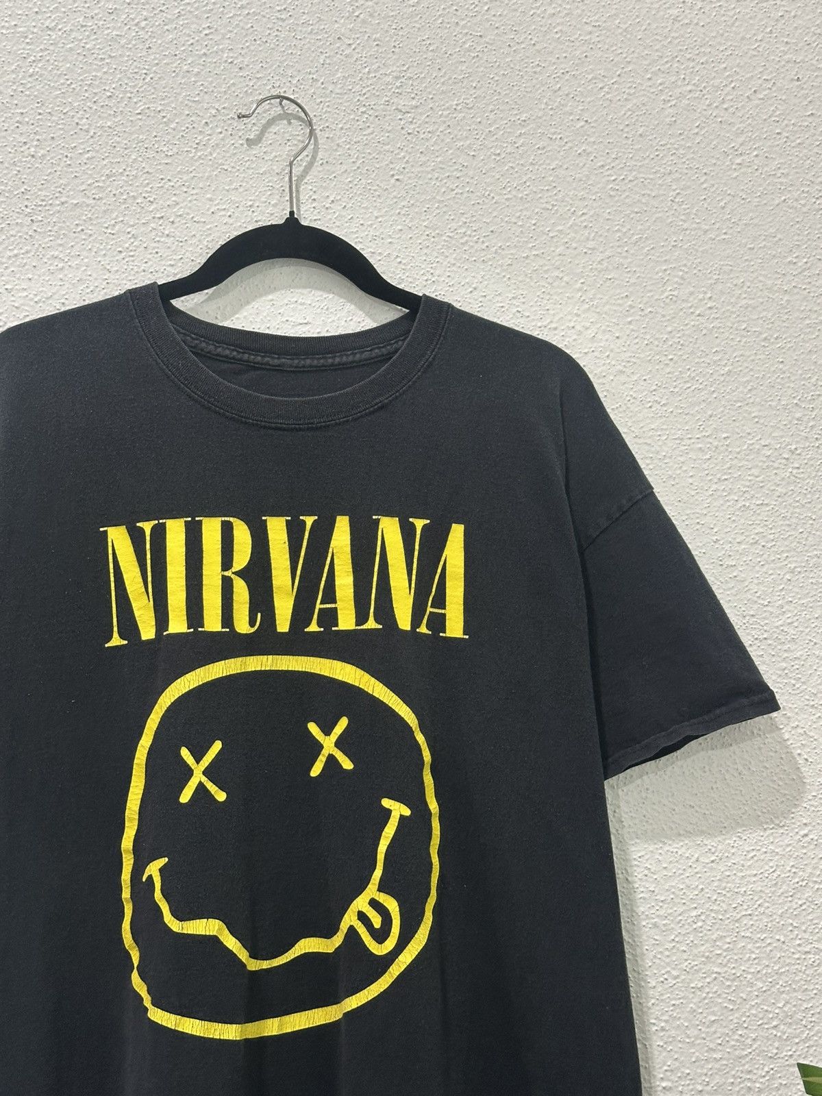 Nirvana Vintage Nirvana Nevermind Smiley Face Tshirt Reprint Size XL Size US XL / EU 56 / 4 - 3 Thumbnail