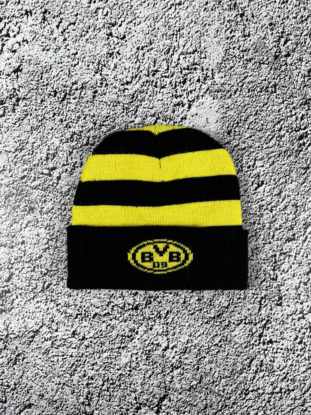 Vintage Vintage Y2K Borussia Dortmund striped logo beanie hat Size ONE SIZE - 1 Thumbnail