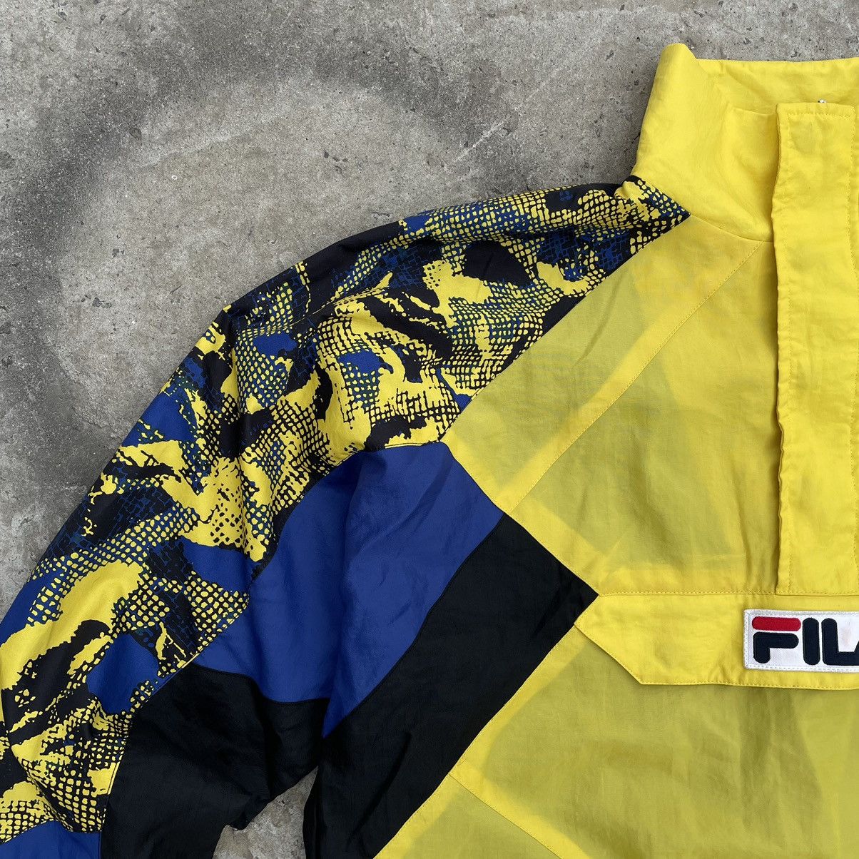 Fila × Vintage Vintage Fila Light Jacket Anorak Windbreaker Y2K 90s USA Size US M / EU 48-50 / 2 - 6 Thumbnail