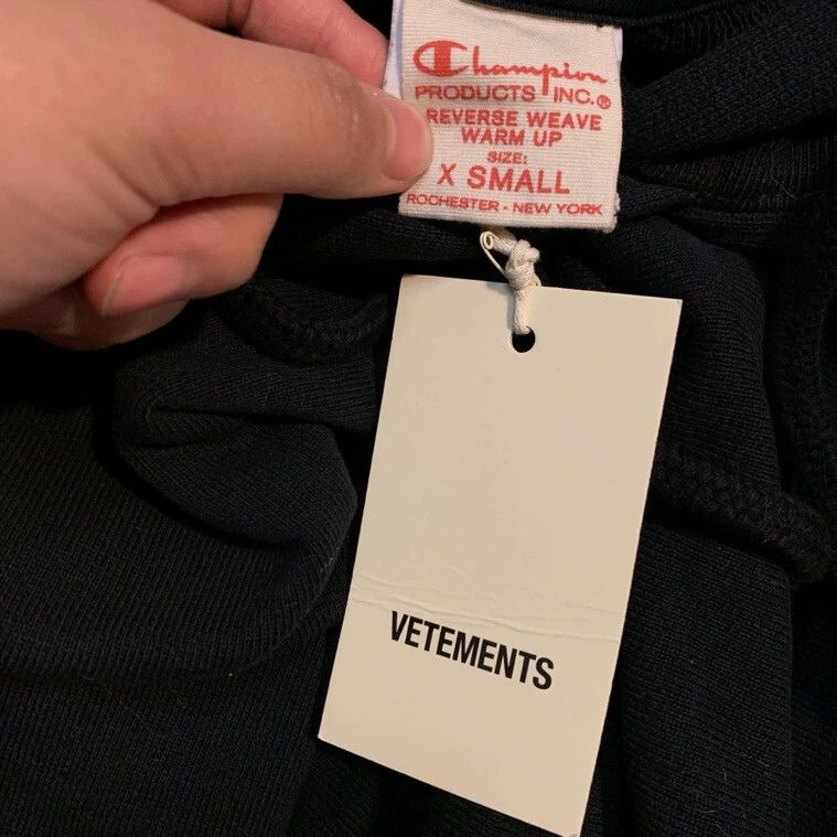 Vetements Vetements Black Ripped Hoodie XS Size Size US XS / EU 42 / 0 - 3 Thumbnail