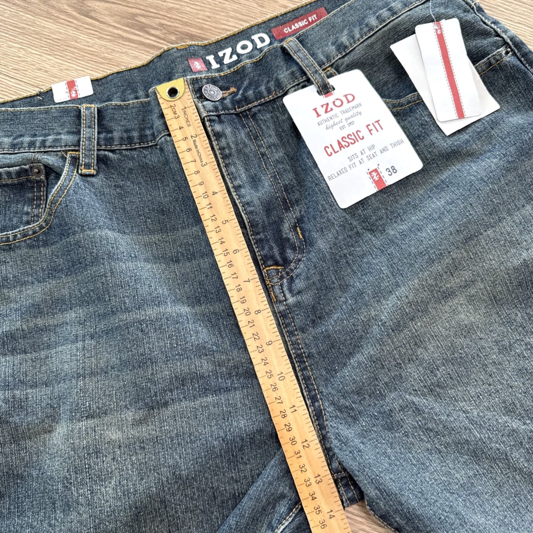 Izod VINTAGE Izod Men's Bermuda Shorts Size 38 Blue Denim Classic Fit 10-Inch Inseam Size US 38 / EU 54 - 5 Thumbnail