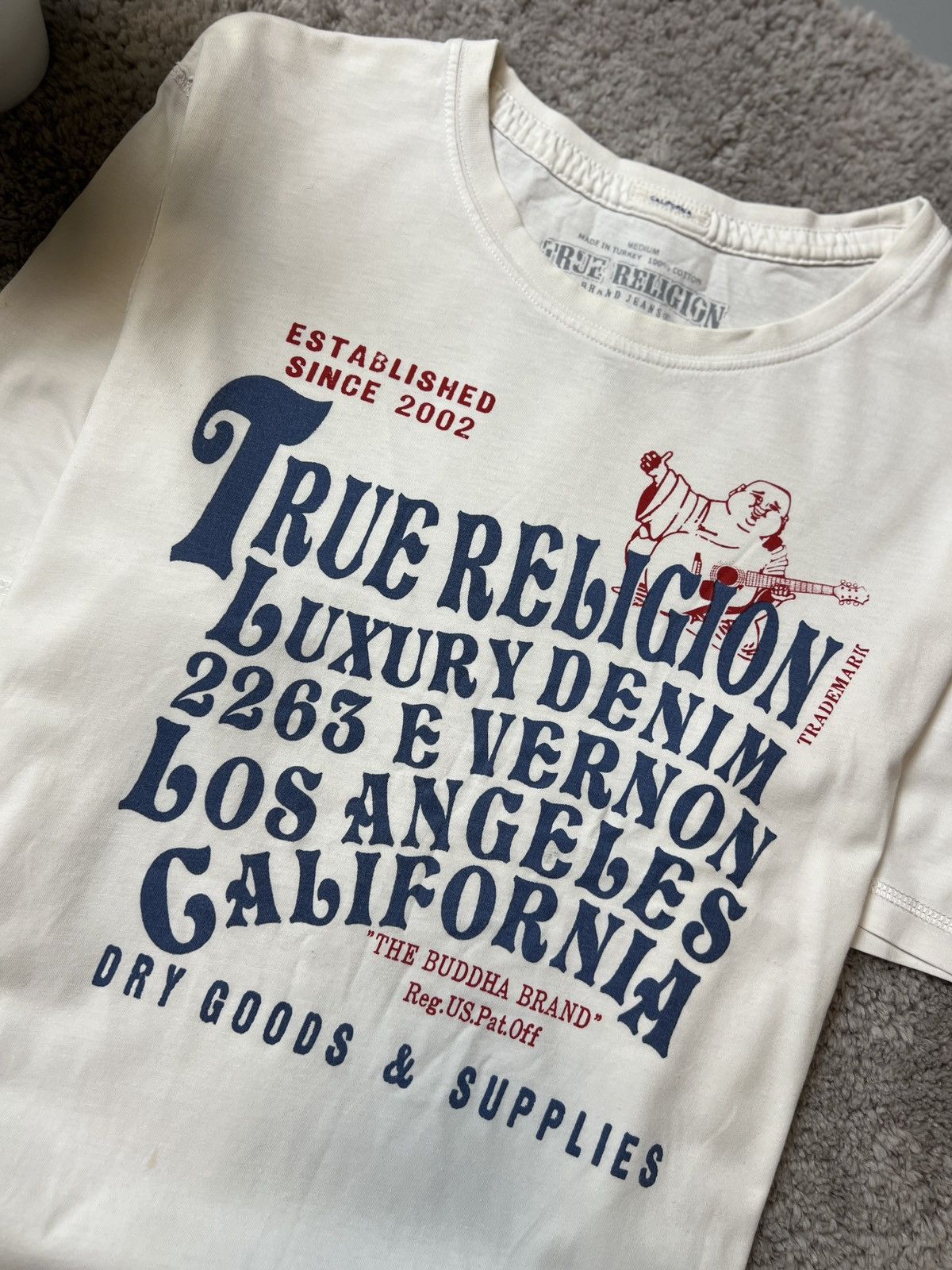 True Religion × Vintage Vintage 90s True Religion Sun Faded T-shirt Size US M / EU 48-50 / 2 - 3 Thumbnail