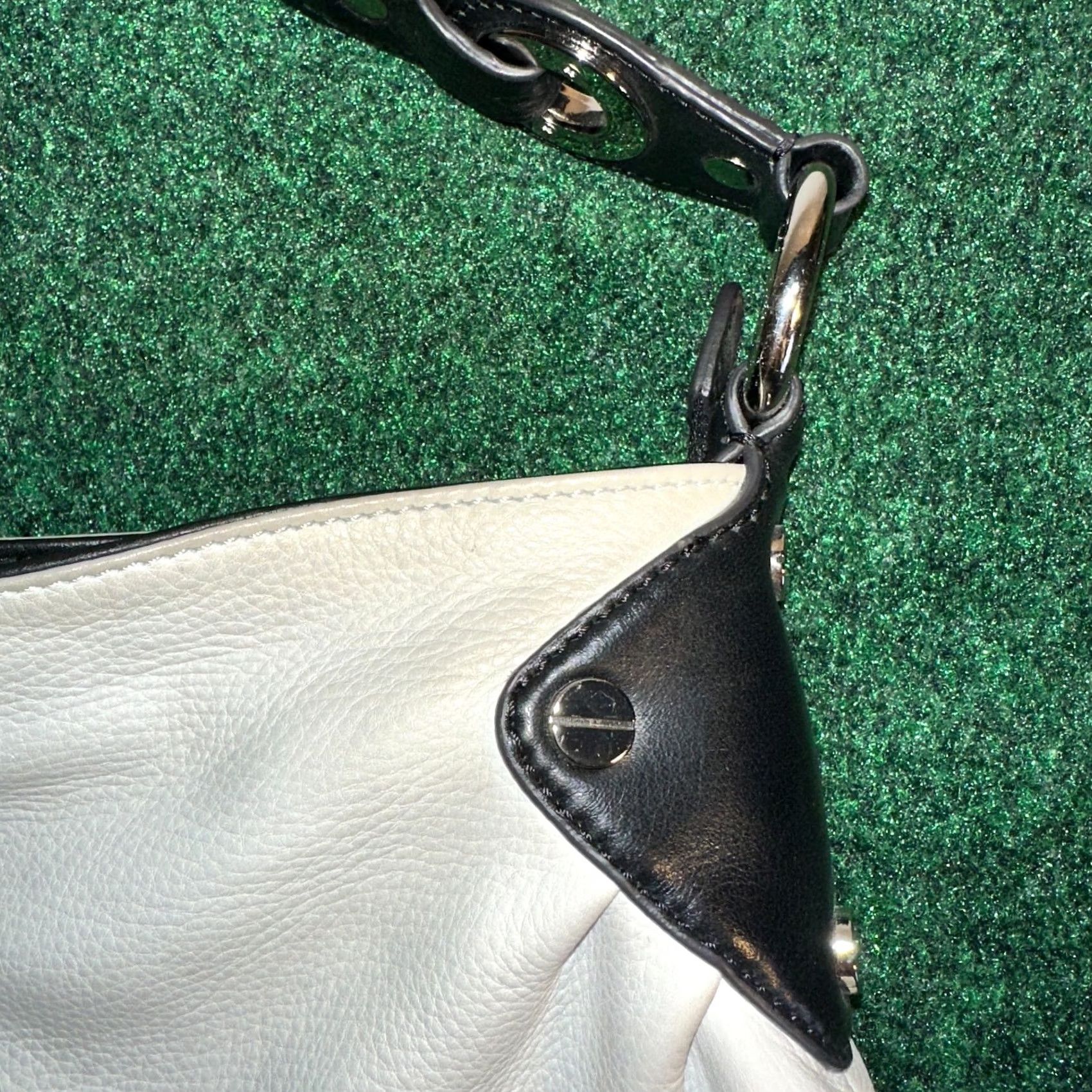 Vintage B Makowsky Shoulder Bag White Leather Handbag Black Shoulder Strap Zip Pockets Medium Womens 14in 12in Bag Width Height Bucket Purse Vintage No Size ONE SIZE - 4 Thumbnail