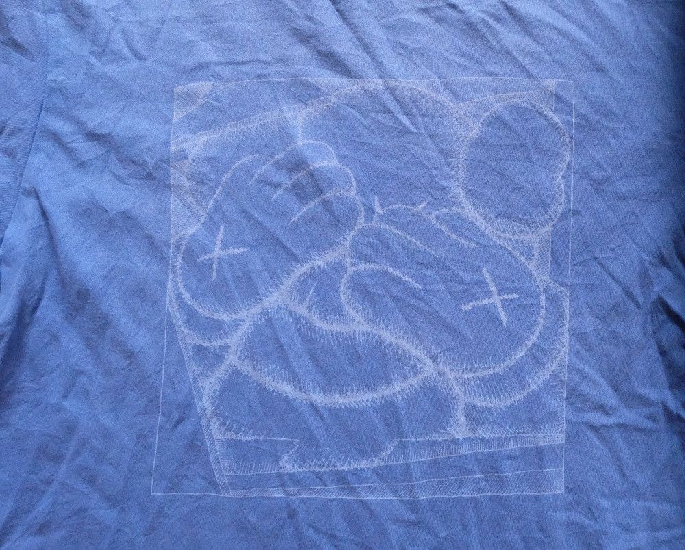 Kaws × Uniqlo Uniqlo x KAWS T-Shirt Size US M / EU 48-50 / 2 - 5 Thumbnail