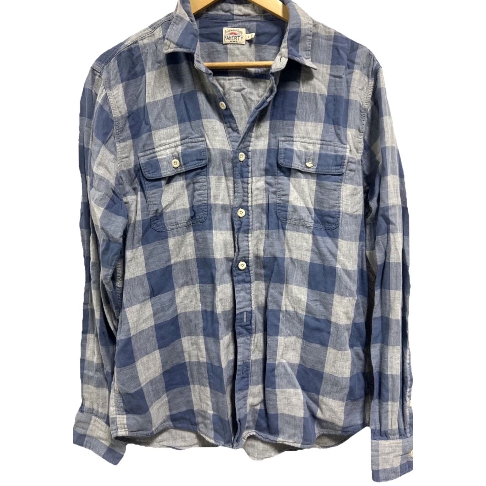 Vintage Faherty Brand Mens L Blue Plaid Button-Up Shirt Double Pocket Casual Coastal Shirt Mens L Blue Plaid Button-Up with Double Pockets Casual Coastal Size US L / EU 52-54 / 3 - 2 Thumbnail
