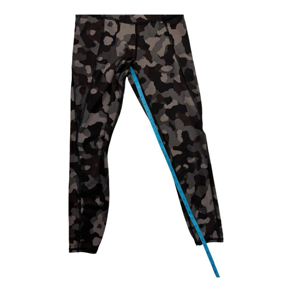 Designer Athleta l Lightning 7/8 Black Camo Leggings Size XS Size 26" / US 2 / IT 38 - 5 Thumbnail