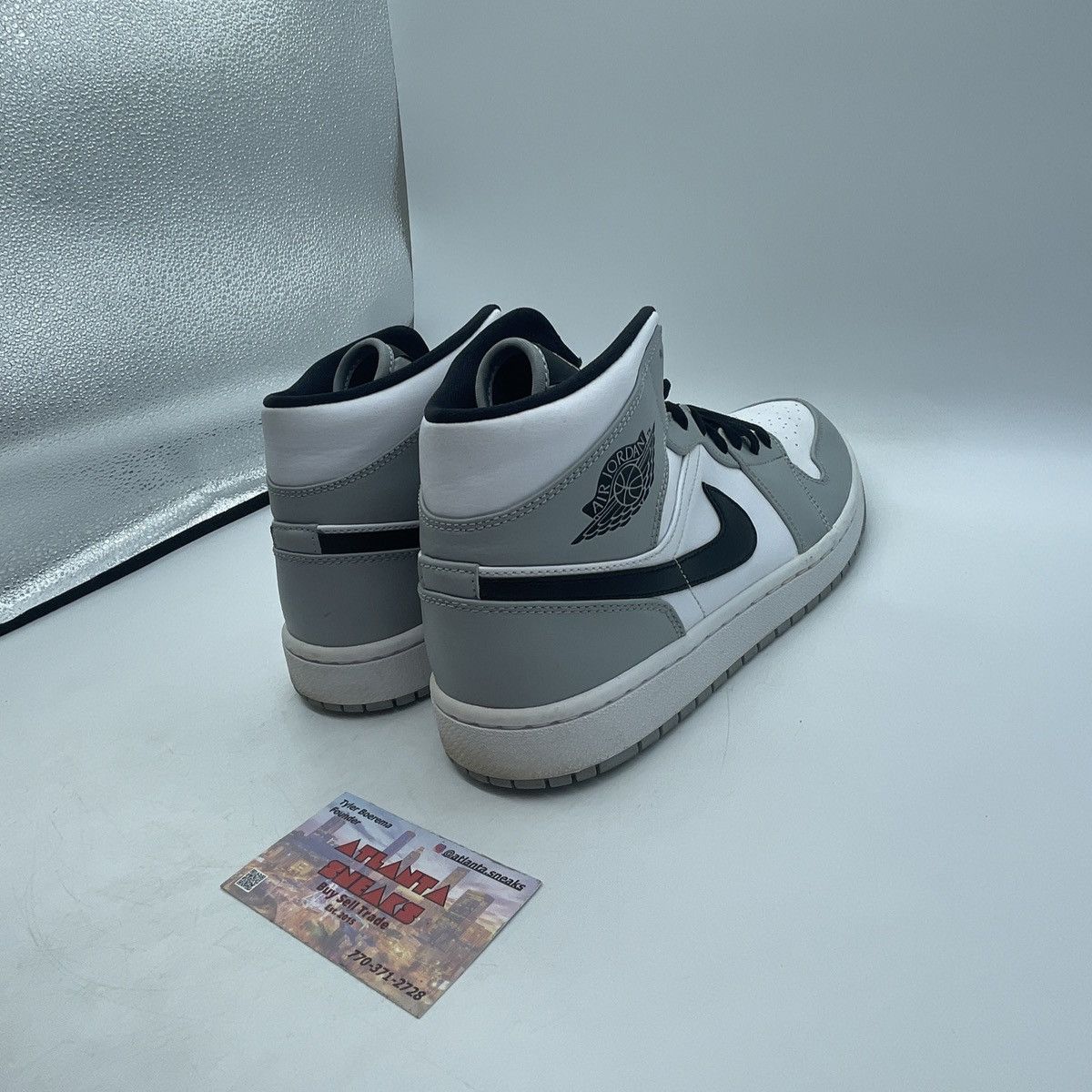 Jordan Brand Air Jordan 1 mid smoke grey Size US 9.5 / EU 42-43 - 5 Thumbnail