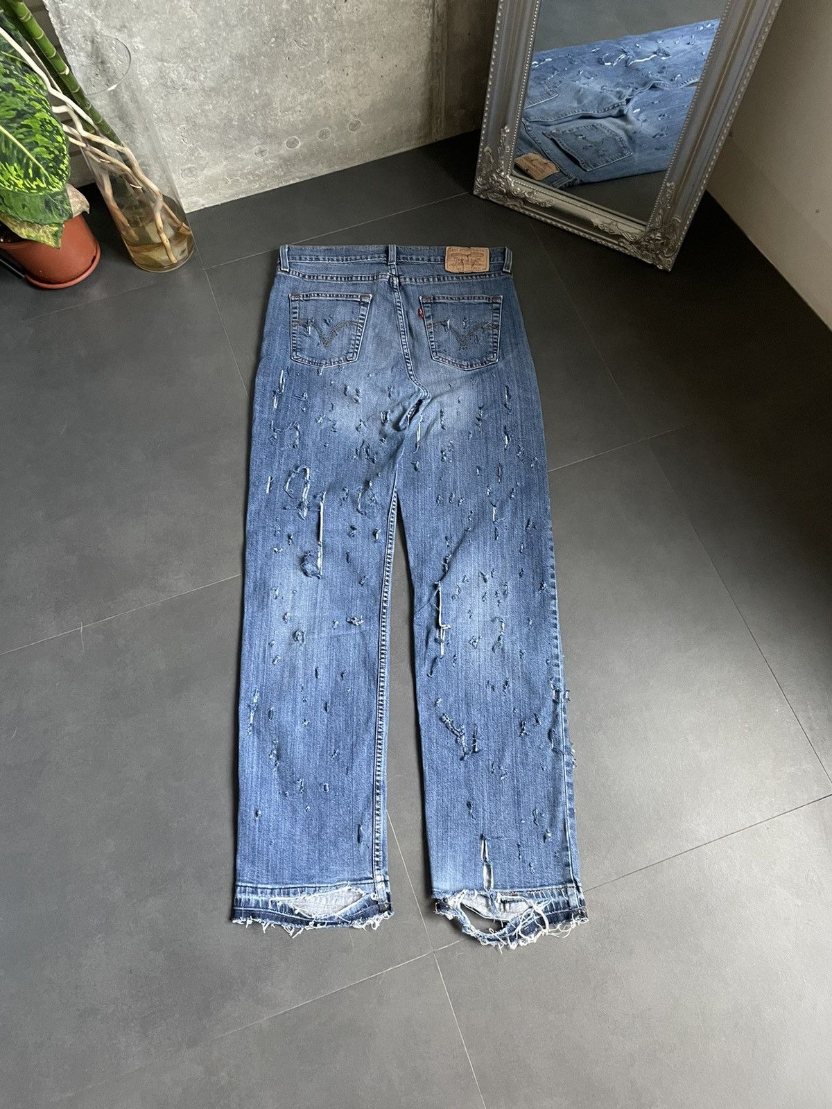 Levi's Vintage Trashed Distressed Levi’s 751 Jeans Made In USA Y2k Size US 32 / EU 48 - 2 Thumbnail