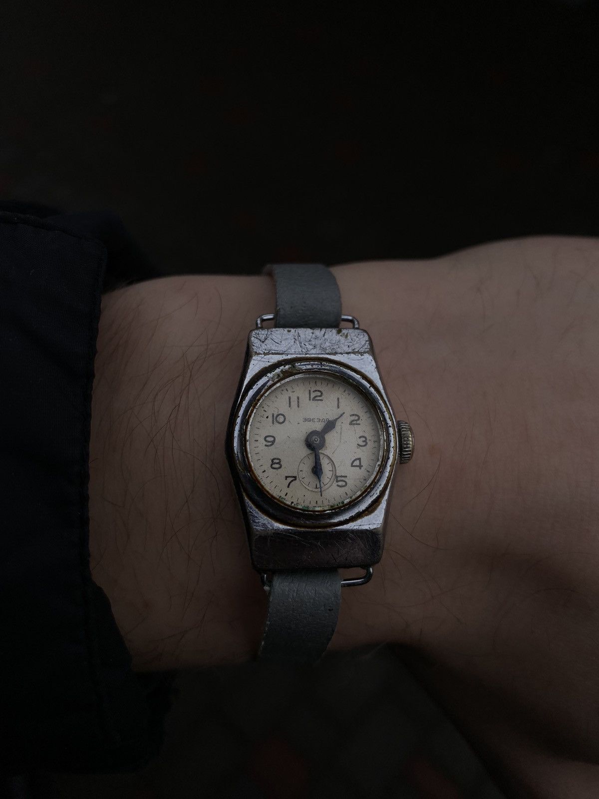 Jewelry × Vintage Zvezda Vintage Mechanical Watch, Fully Working Size ONE SIZE - 2 Thumbnail