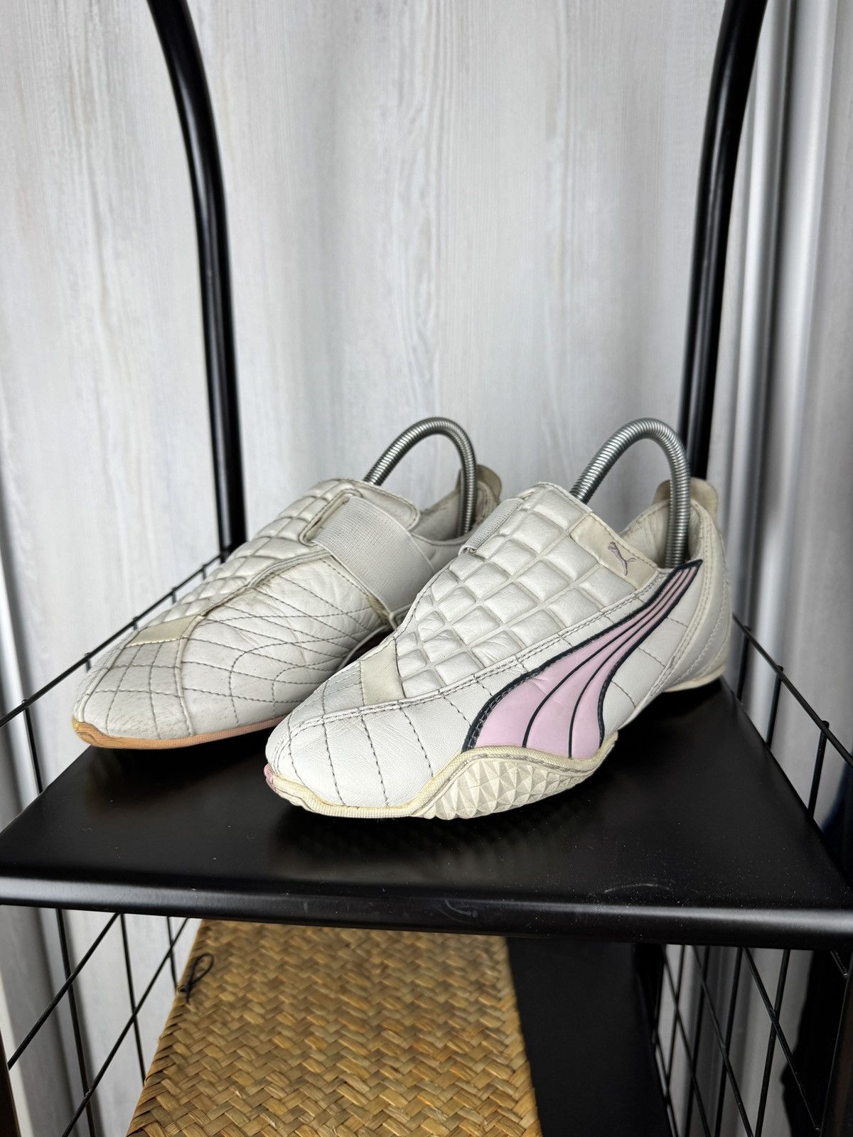 Puma Puma UKE V Limited Edition y2k 00s white pink leather shoes Size US 7 / EU 40 - 7 Thumbnail