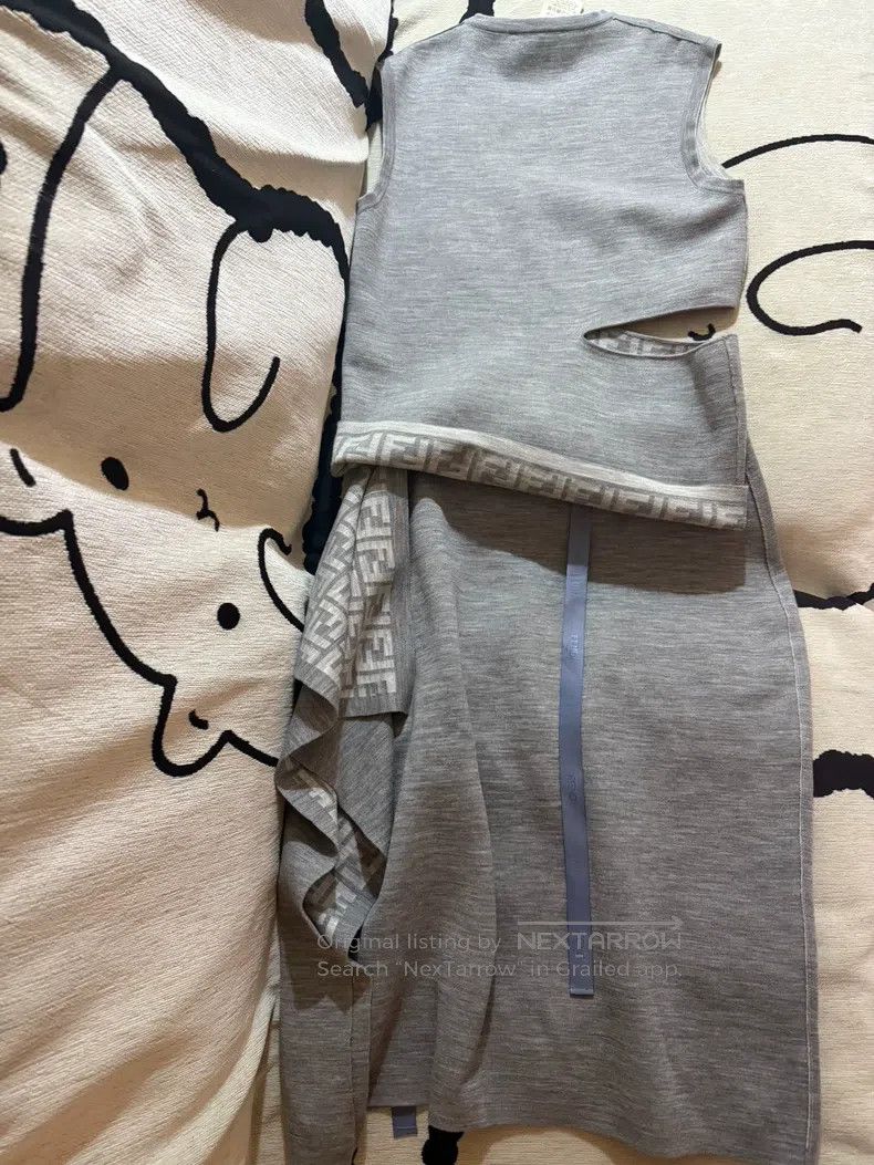 Fendi Fendi SS23 Monogrammed Wool Long Skirt Set, Wool Vest and Size XS / US 0-2 / IT 36-38 - 4 Thumbnail