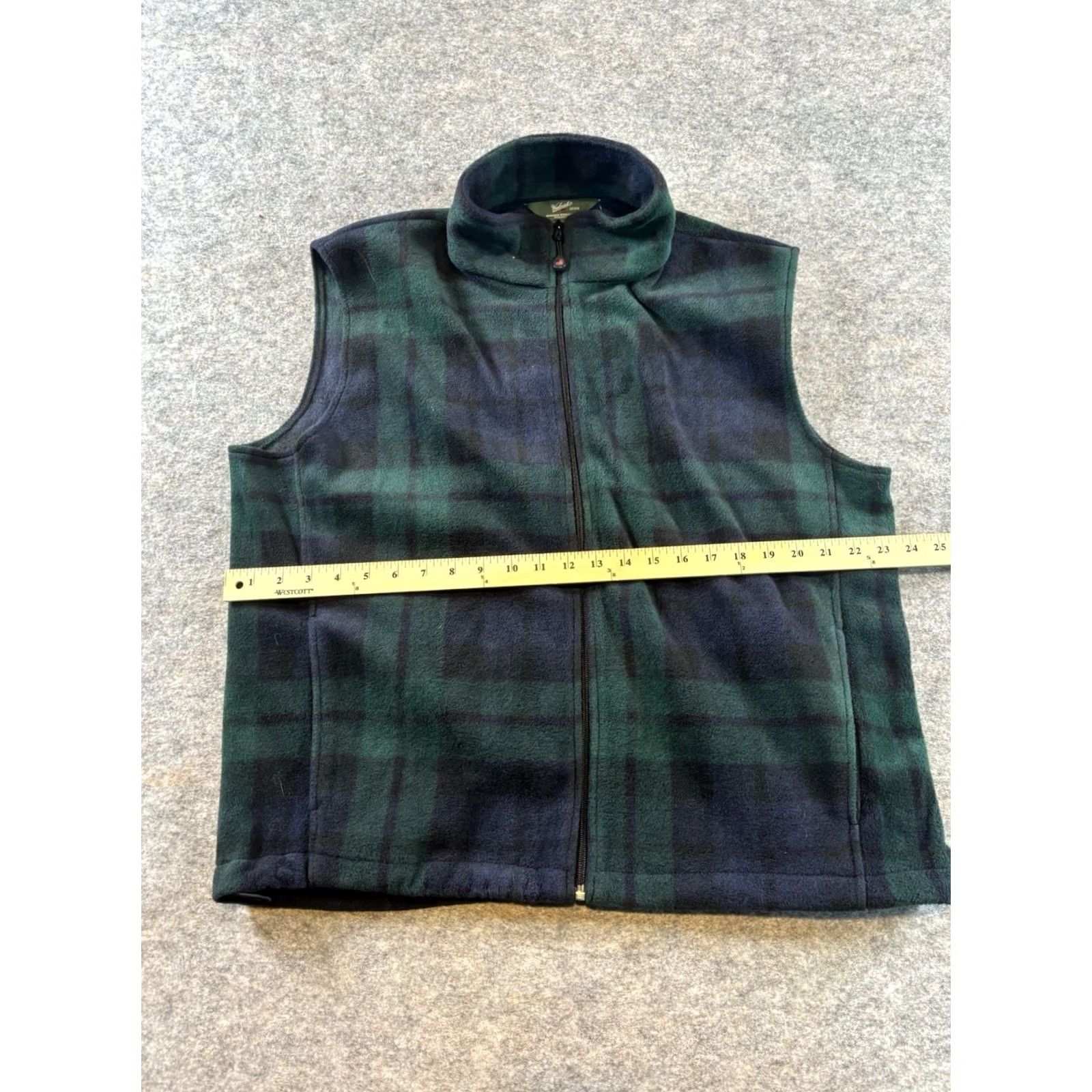 Vintage VINTAGE Woolrich Vest Woolrich Woolen Mills Plaid Full Zip 100% Polyester Size L Men’s Regular Mid-Length Blue/Green Size US L / EU 52-54 / 3 - 2 Thumbnail