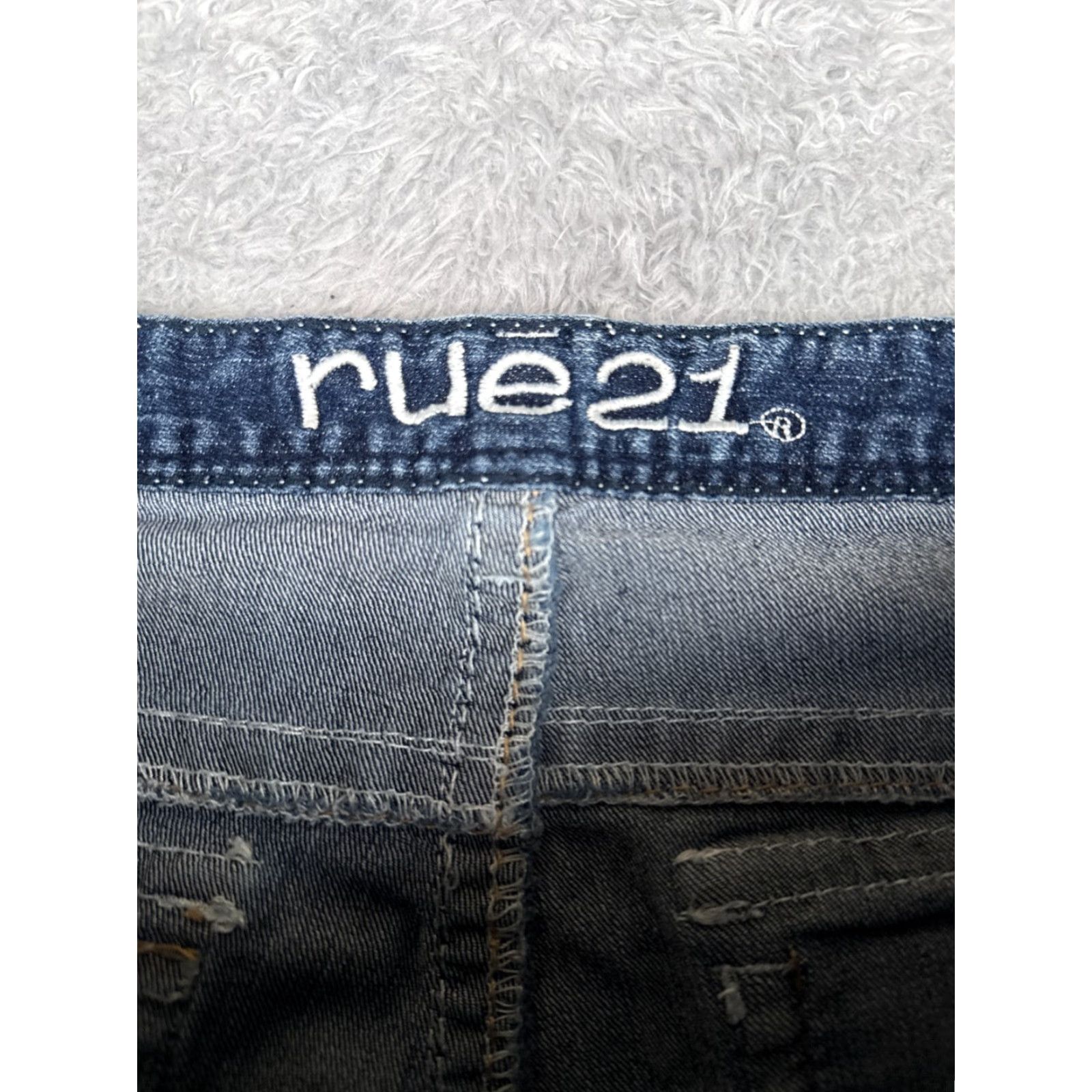 Vintage Rue21 Jeans Juniors 11 Mid Blue Denim Crop Bootcut 32x24 Embroidered Rhinestone Women's Jeans 5-Pocket Cotton Blend Denim Vintage No Size 32" / US 10 / IT 46 - 6 Thumbnail