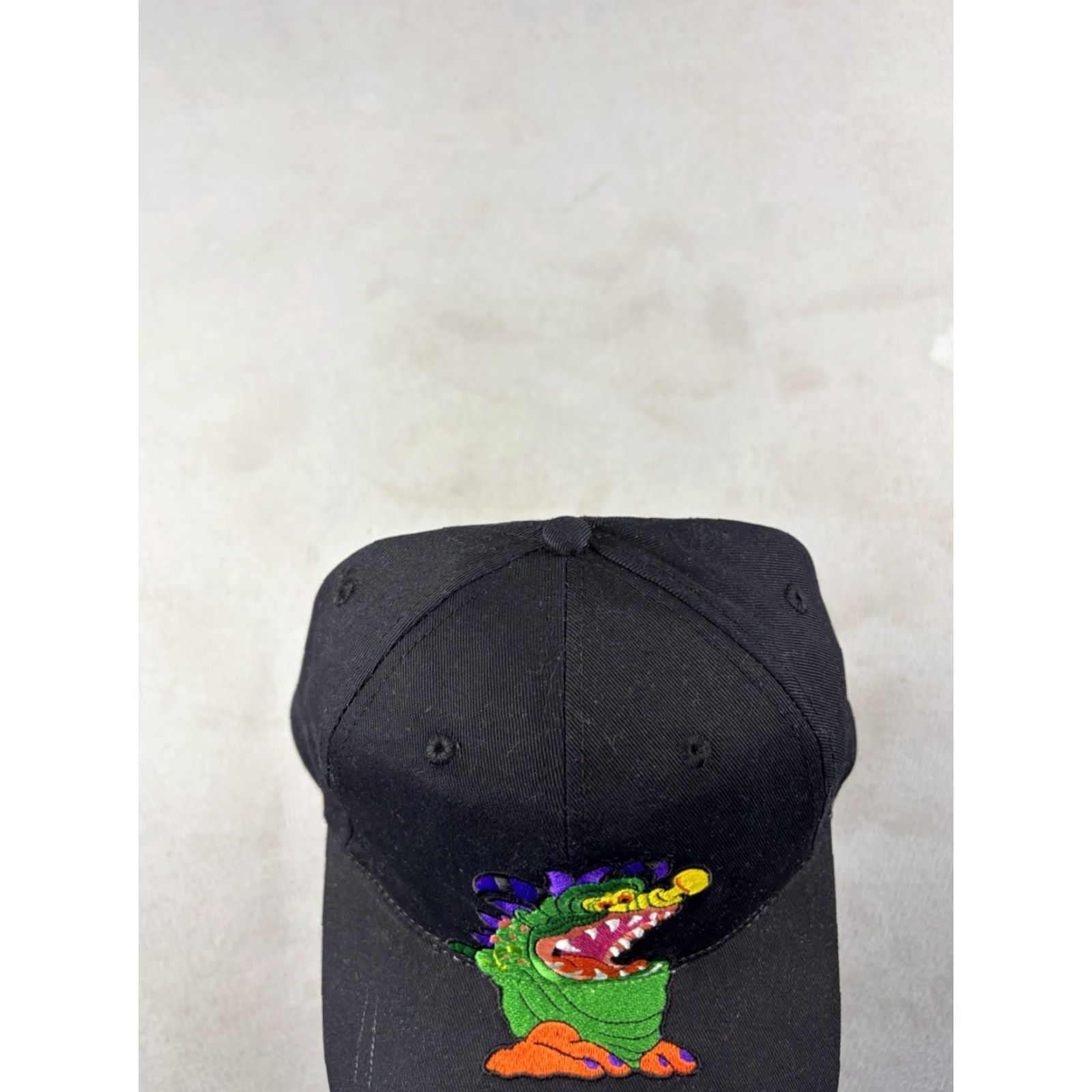 Vintage VINTAGE Monster Hat SnapBack Cap Black Embroidered Creature Logo 90s Men's One Size Adjustable Cotton Twill Cap Size ONE SIZE - 3 Thumbnail