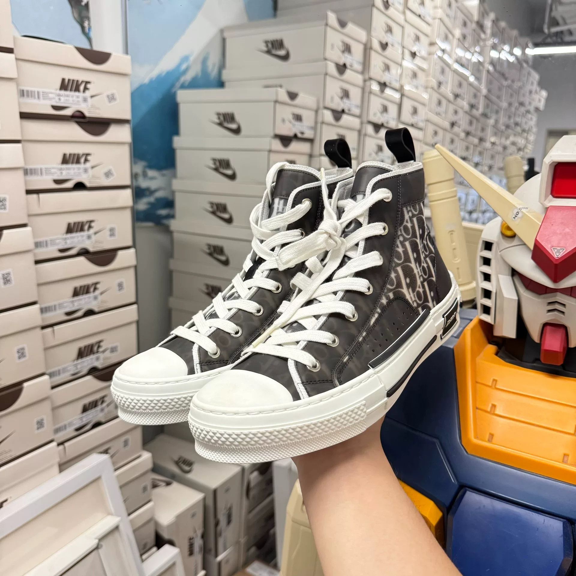 Dior Dior Black Hitop Sneakers 8 Men Size US 8 / EU 41 - 1 Thumbnail