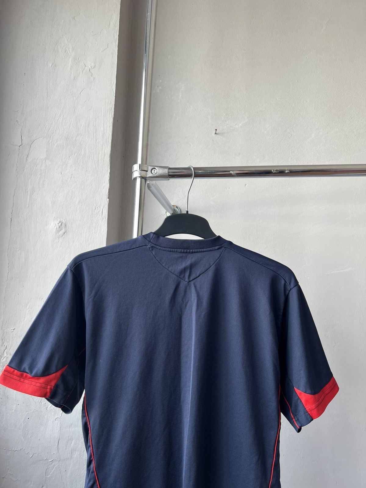 Umbro 2006/07 ENGLAND TEAM TRAINING SOCCER JERSEY FOOTBALL SHIRT M Size US M / EU 48-50 / 2 - 13 Thumbnail