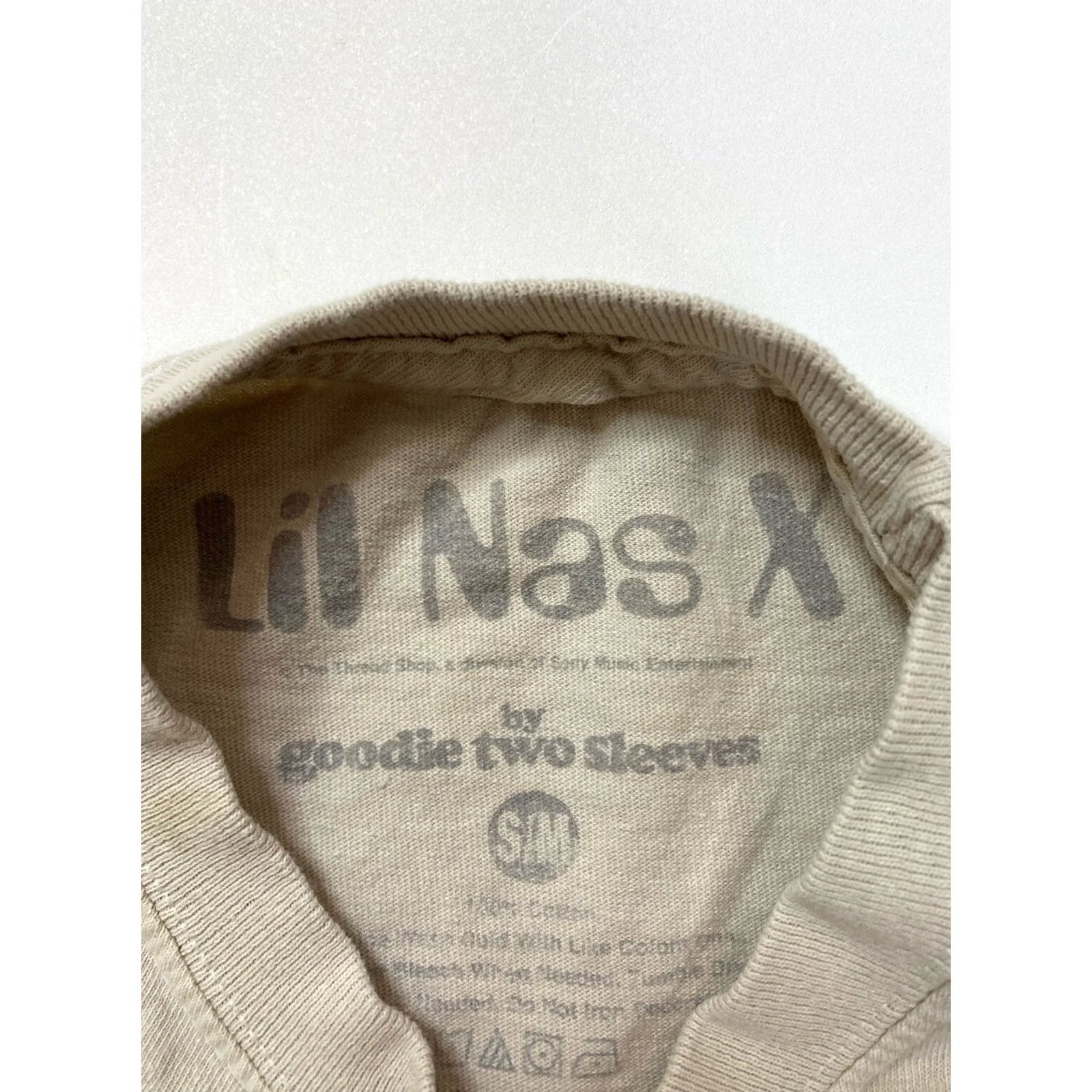 Vintage Lil Nas X Graphic T-shirt Women Medium Beige Short Sleeve Music Shirt Ladies Crew Neck Vintage? Size M / US 6-8 / IT 42-44 - 4 Thumbnail