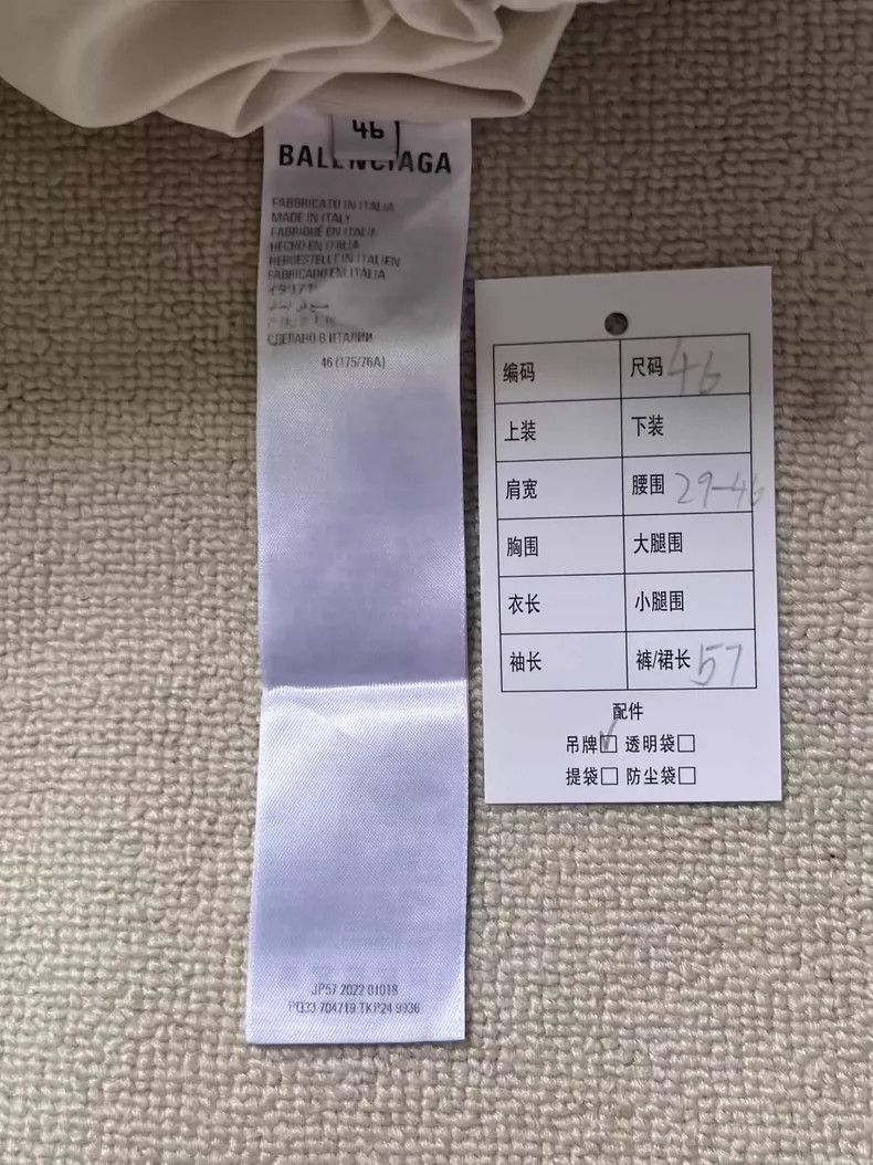 Balenciaga Balenciaga Letter Logo printed straight-leg casual shorts Size US 30 / EU 46 - 5 Thumbnail