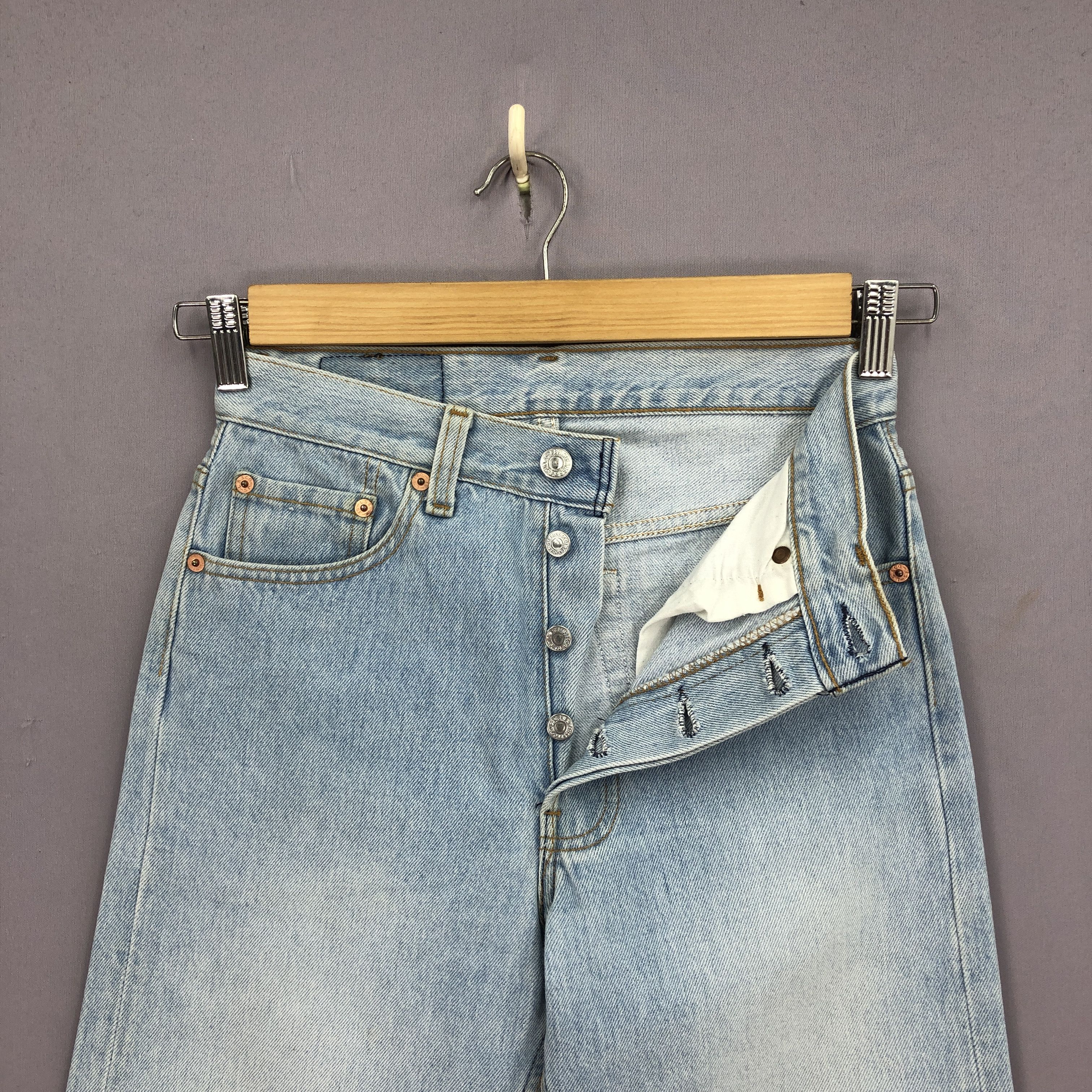 Levi's Vintage 90s Levis 501 Light Wash Jeans Faded Denim GF30285 Size 26" / US 2 / IT 38 - 6 Thumbnail