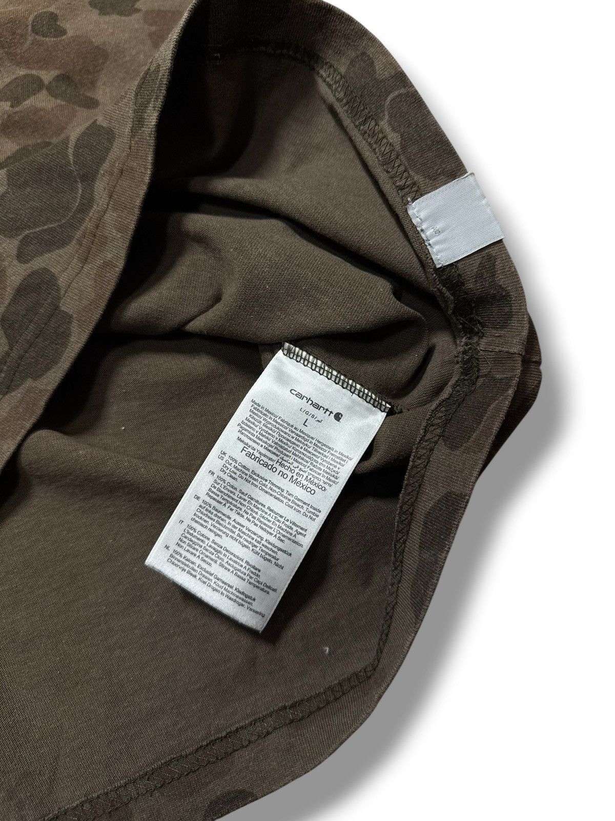 Carhartt Vintage Carhartt Camo T-shirt Y2K Streetwear Size US L / EU 52-54 / 3 - 7 Thumbnail